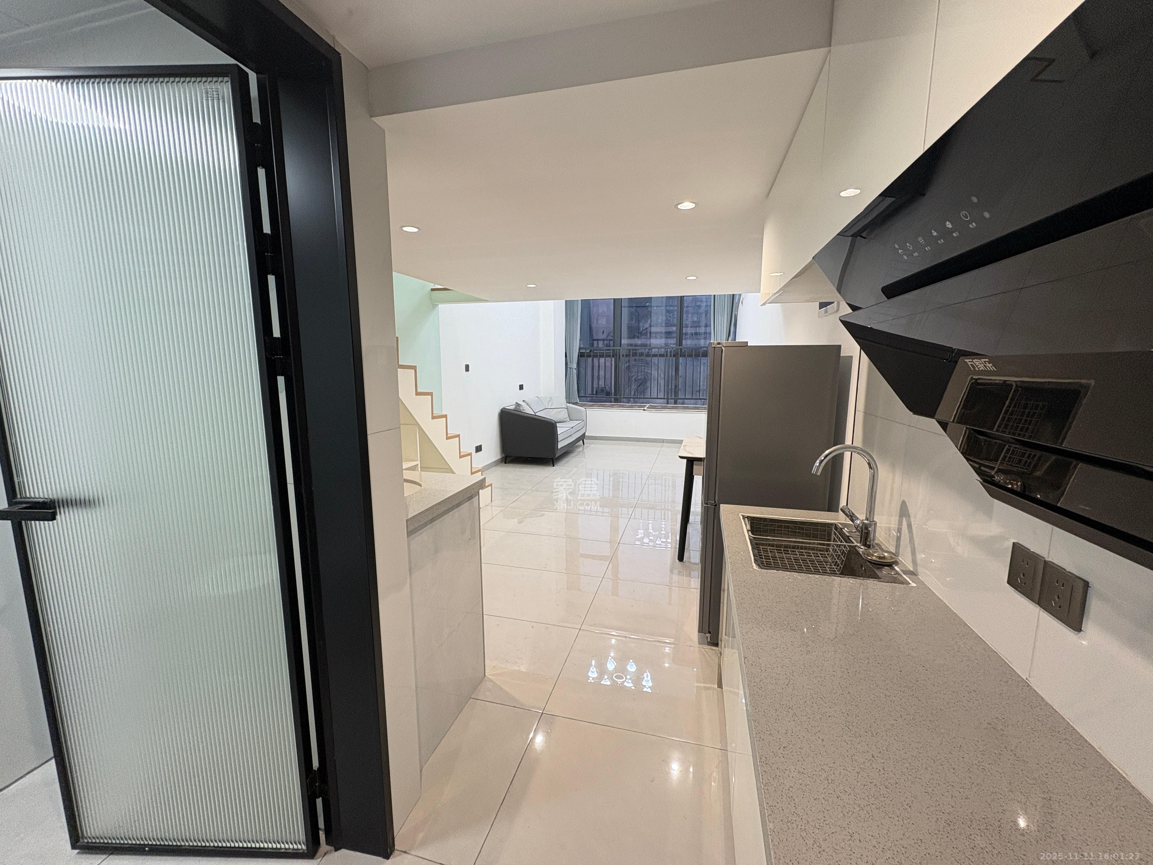 裕天国际商汇中心  1室0厅0卫    1800.0元/月室内图