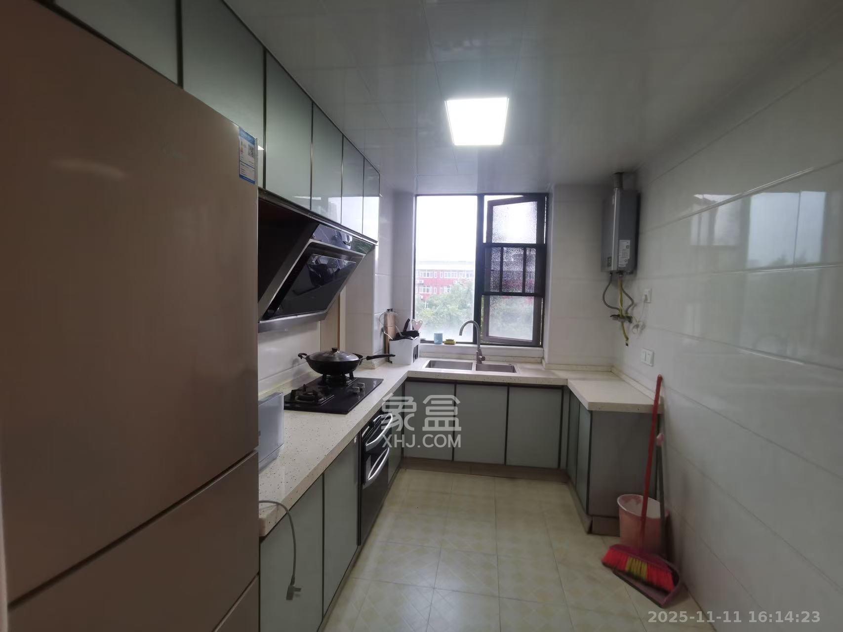 好莱城(弘德西街) 4室1厅1卫 2800.0元/月 好莱城(弘德西街) 4室1厅1卫 2800.0元/月室内图