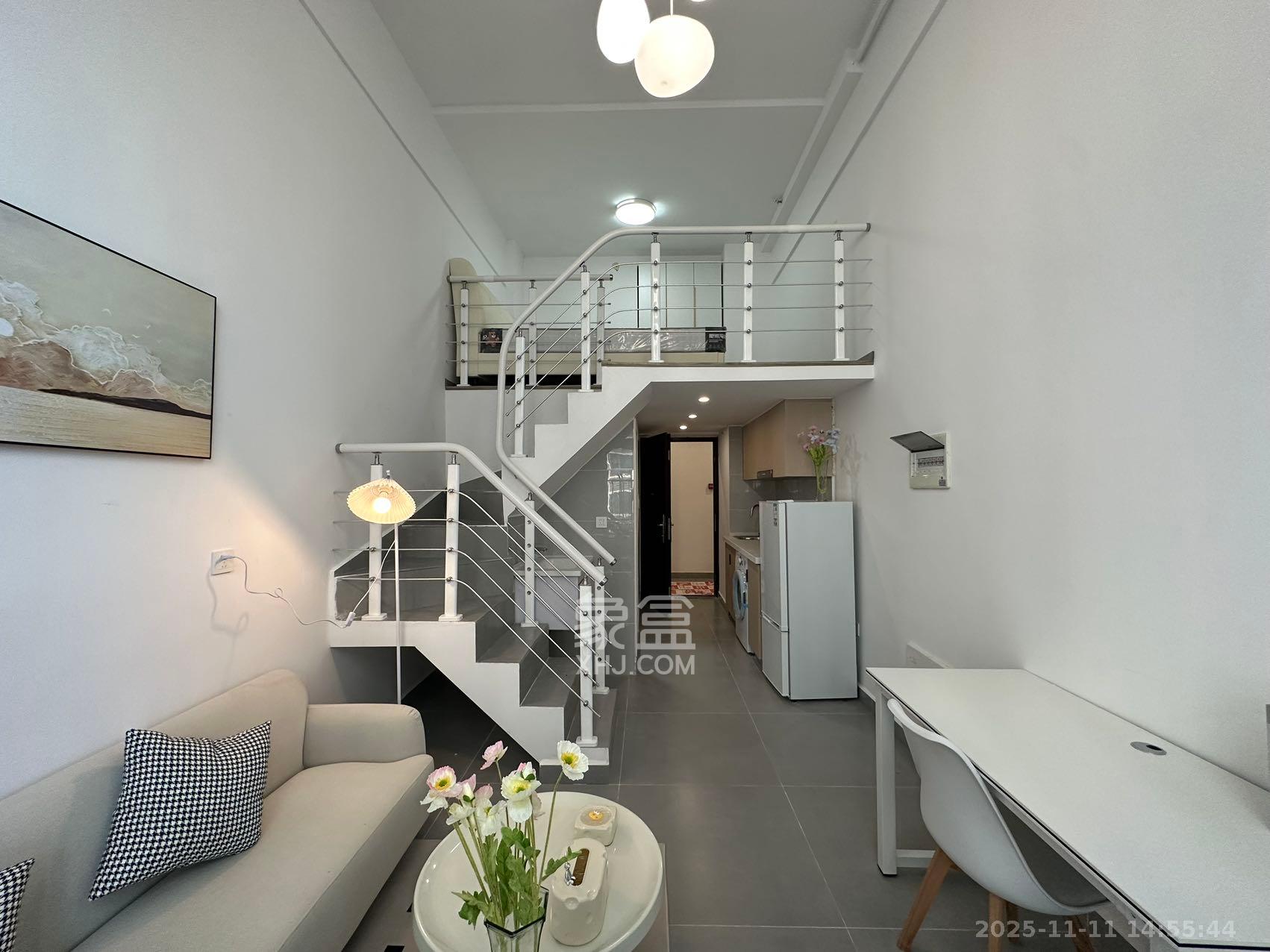 恒伟星中心  1室1厅1卫    1900.0元/月室内图