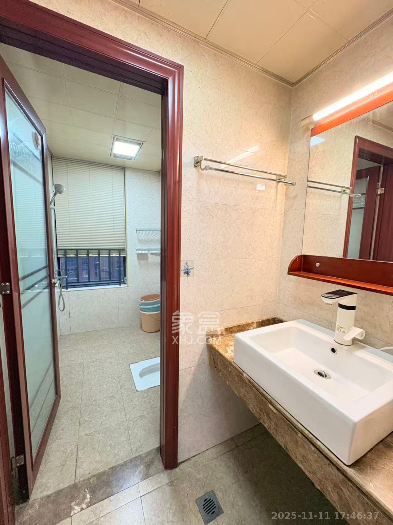 华润凤凰城二期 4室2厅2卫 2680.0元/月 华润凤凰城二期 4室2厅2卫 2680.0元/月室内图