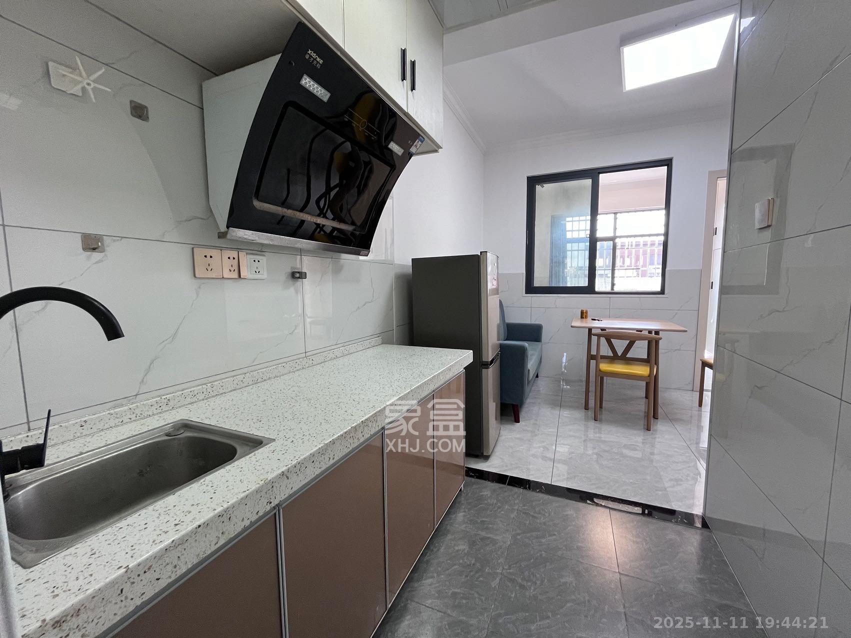 桥头家苑一期 1室1厅1卫 1100.0元/月 桥头家苑一期 1室1厅1卫 1100.0元/月室内图