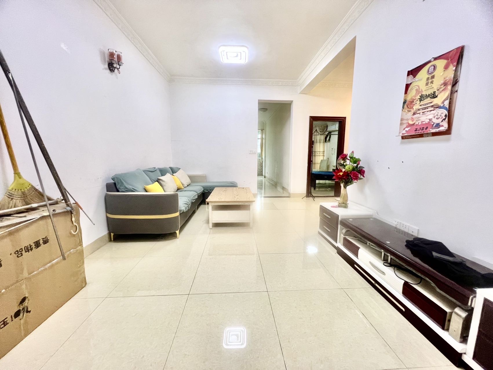 科技大厦(义龙路) 3室2厅1卫 70.0万 科技大厦(义龙路) 3室2厅1卫 70.0万客厅