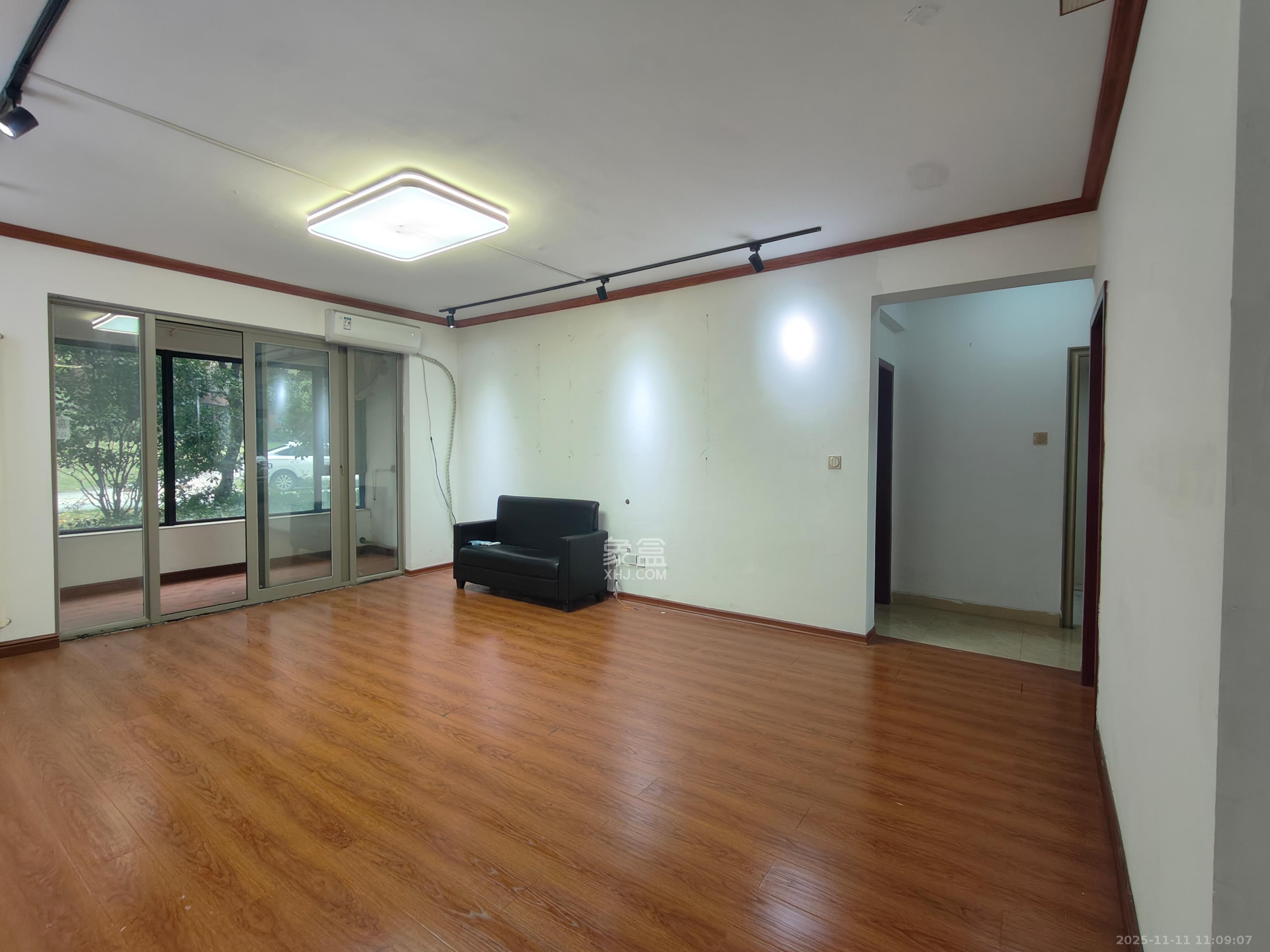 怡海星城 3室1厅1卫 1800.0元/月 怡海星城 3室1厅1卫 1800.0元/月室内图