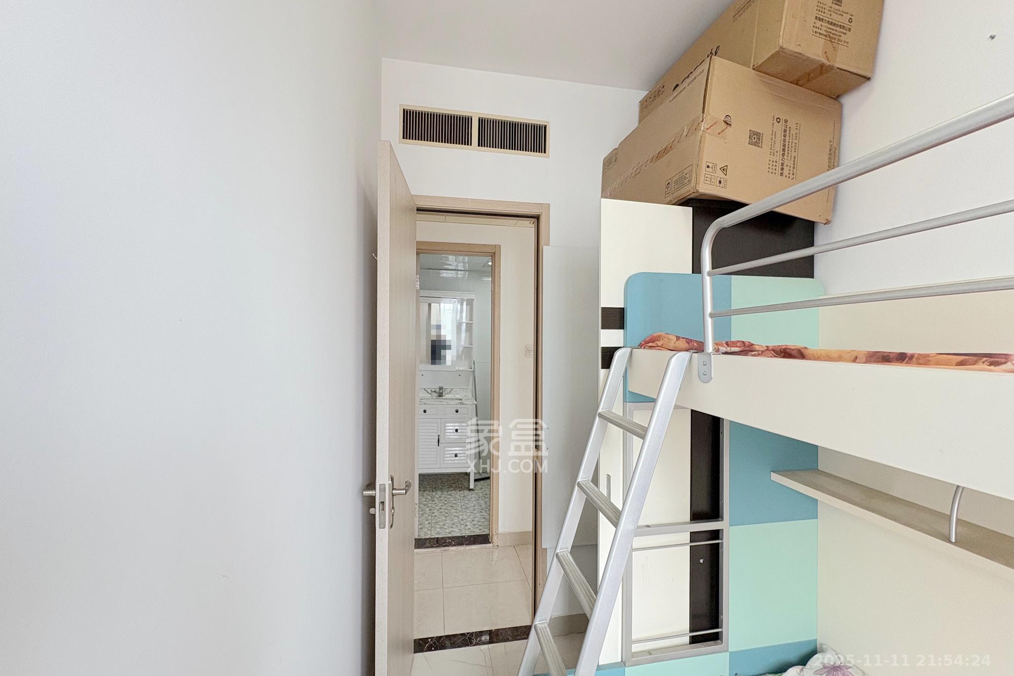 盛世美居荷园  3室2厅2卫    135.0万其他