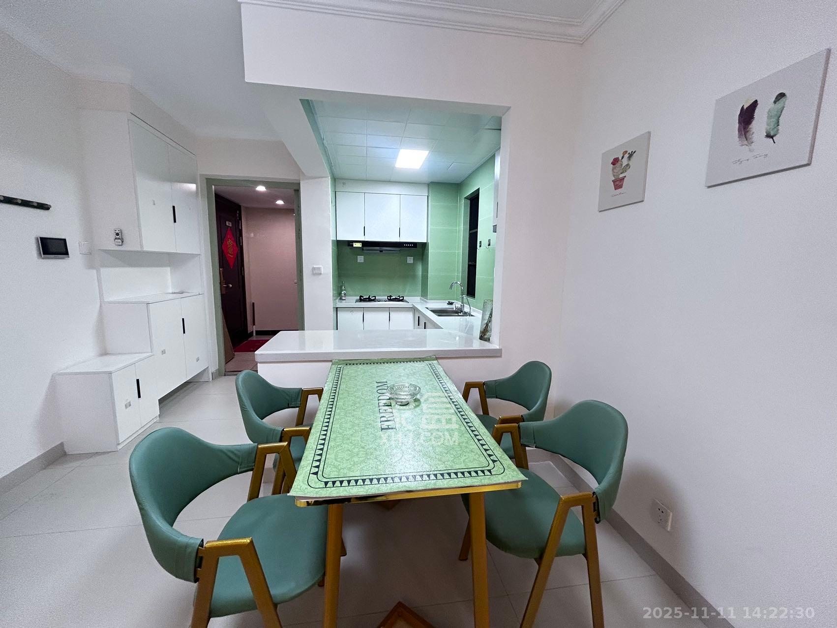 阳光城尚东湾蓝莓苑 3室2厅1卫 2500.0元/月 阳光城尚东湾蓝莓苑 3室2厅1卫 2500.0元/月室内图