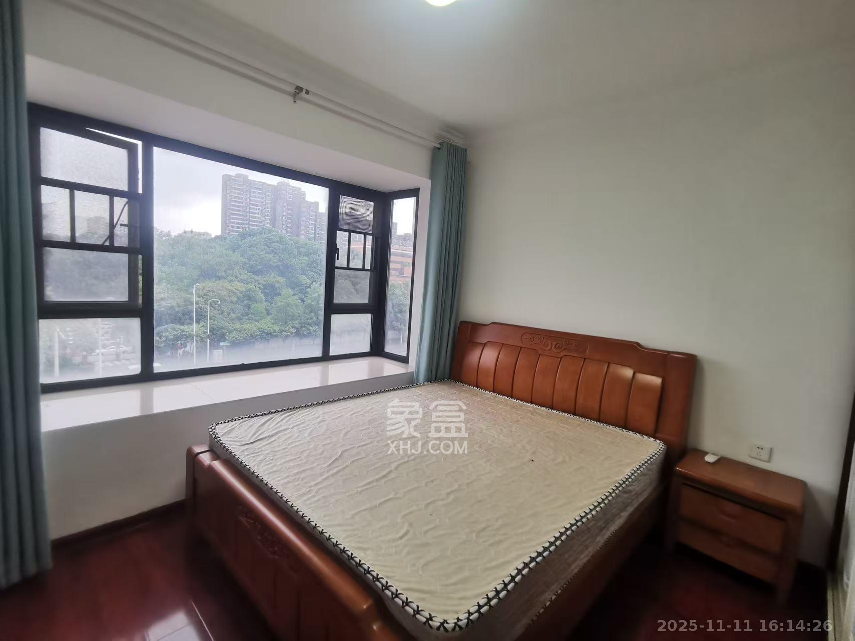 好莱城（弘德西街）  4室1厅1卫    2800.0元/月室内图