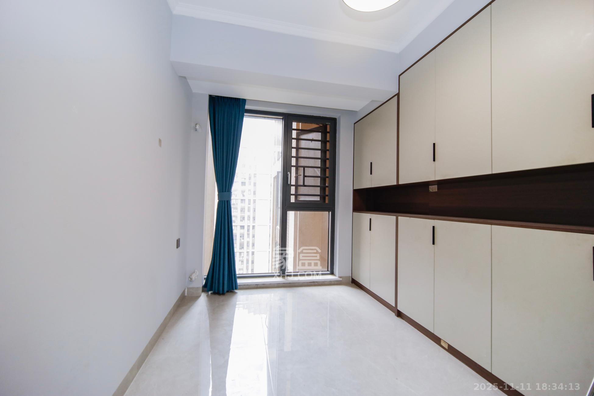 南城印象  4室2厅2卫    118.0万卧室