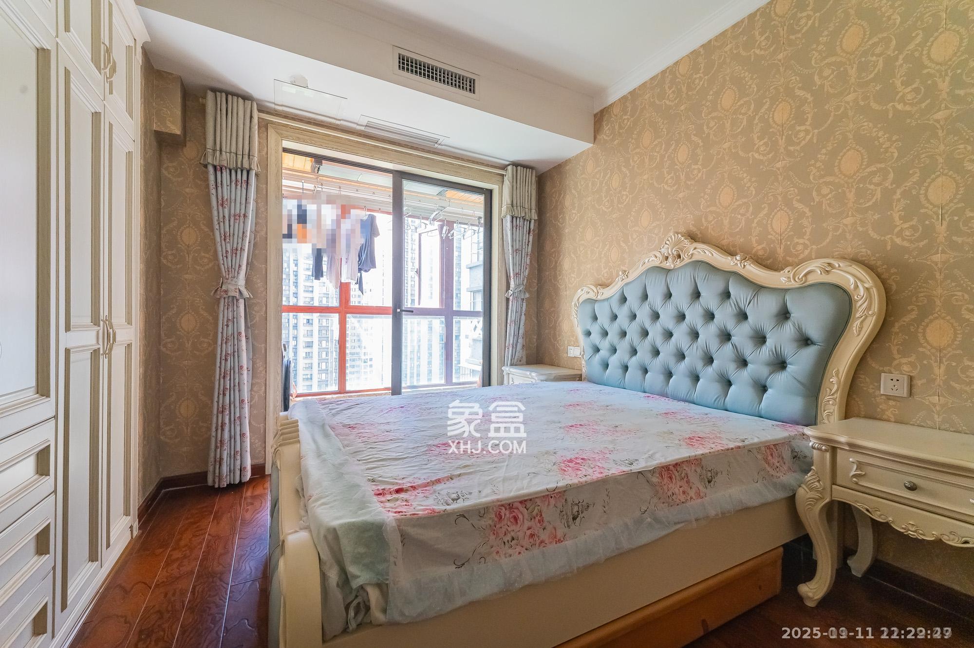 华润凤凰城三期  4室2厅2卫    5000.0元/月室内图