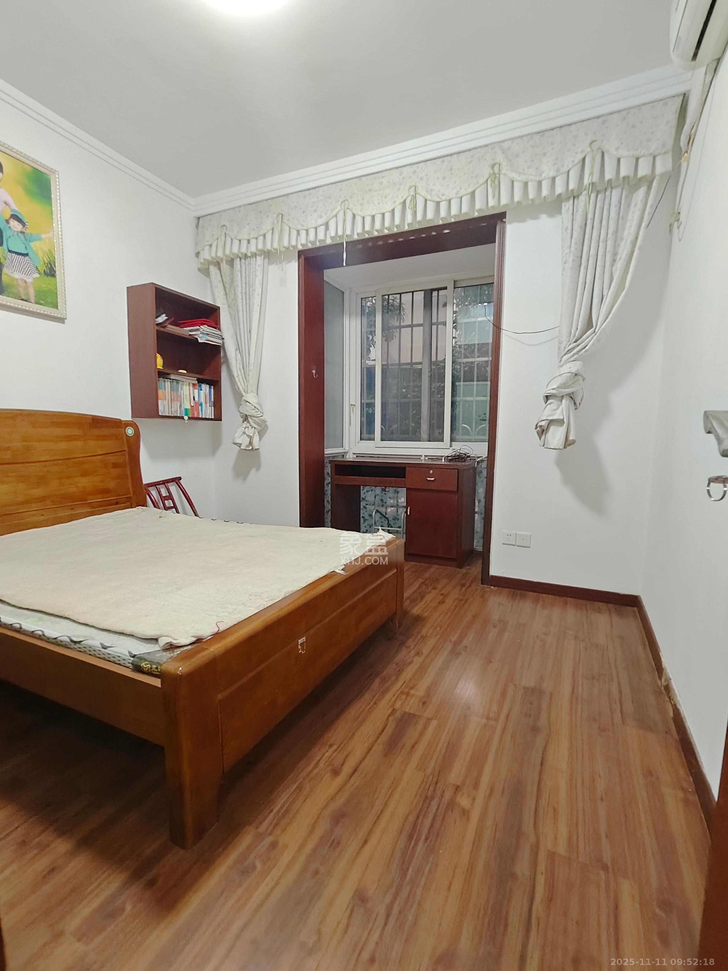 圣力华苑  3室2厅2卫    1800.0元/月室内图