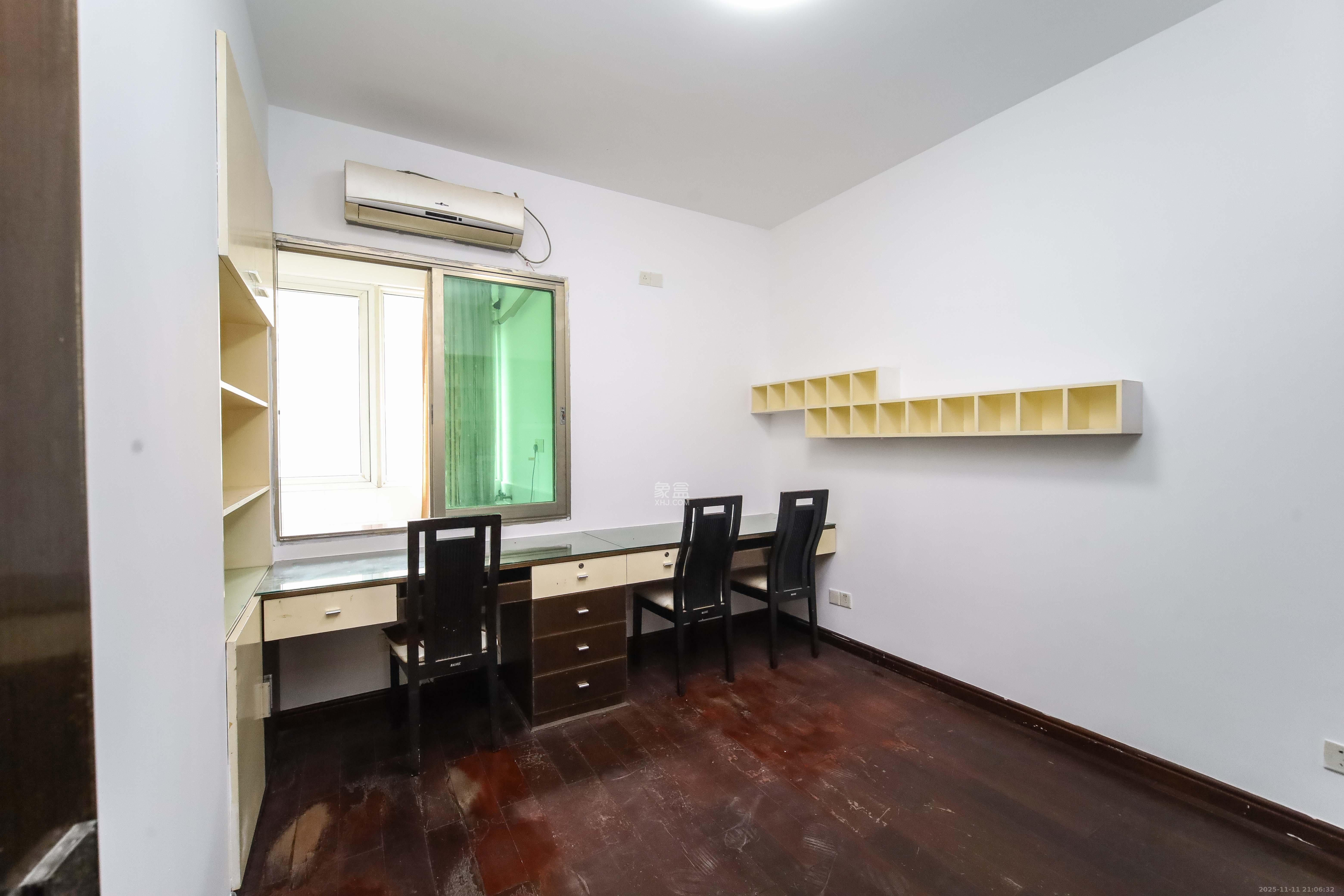 长沙市邮政宿舍(古汉邮局宿舍) 4室2厅2卫 92.8万 长沙市邮政宿舍(古汉邮局宿舍) 4室2厅2卫 92.8万卧室