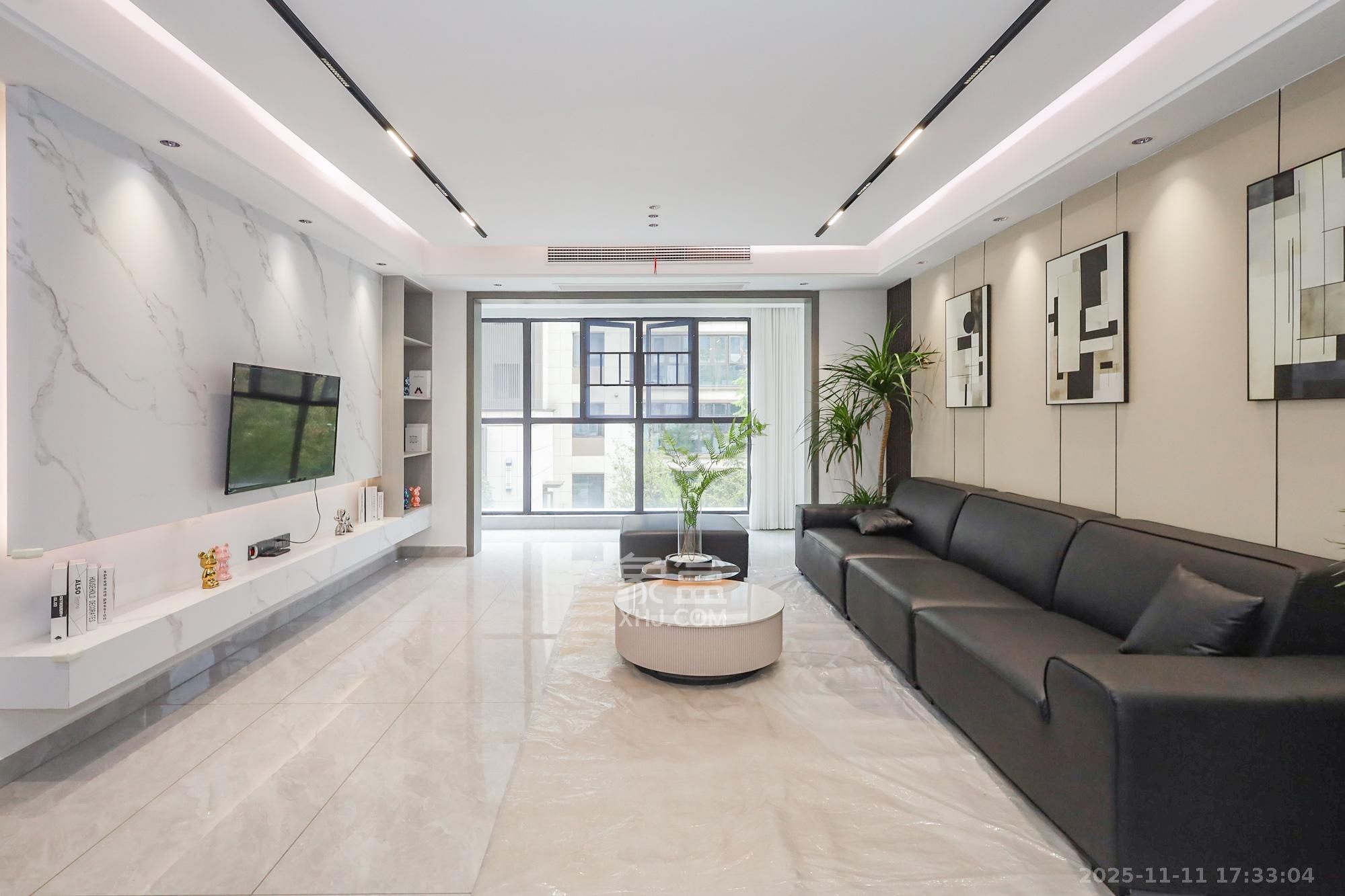 正荣滨江紫阙台 4室2厅3卫 330.0万 正荣滨江紫阙台 4室2厅3卫 330.0万客厅