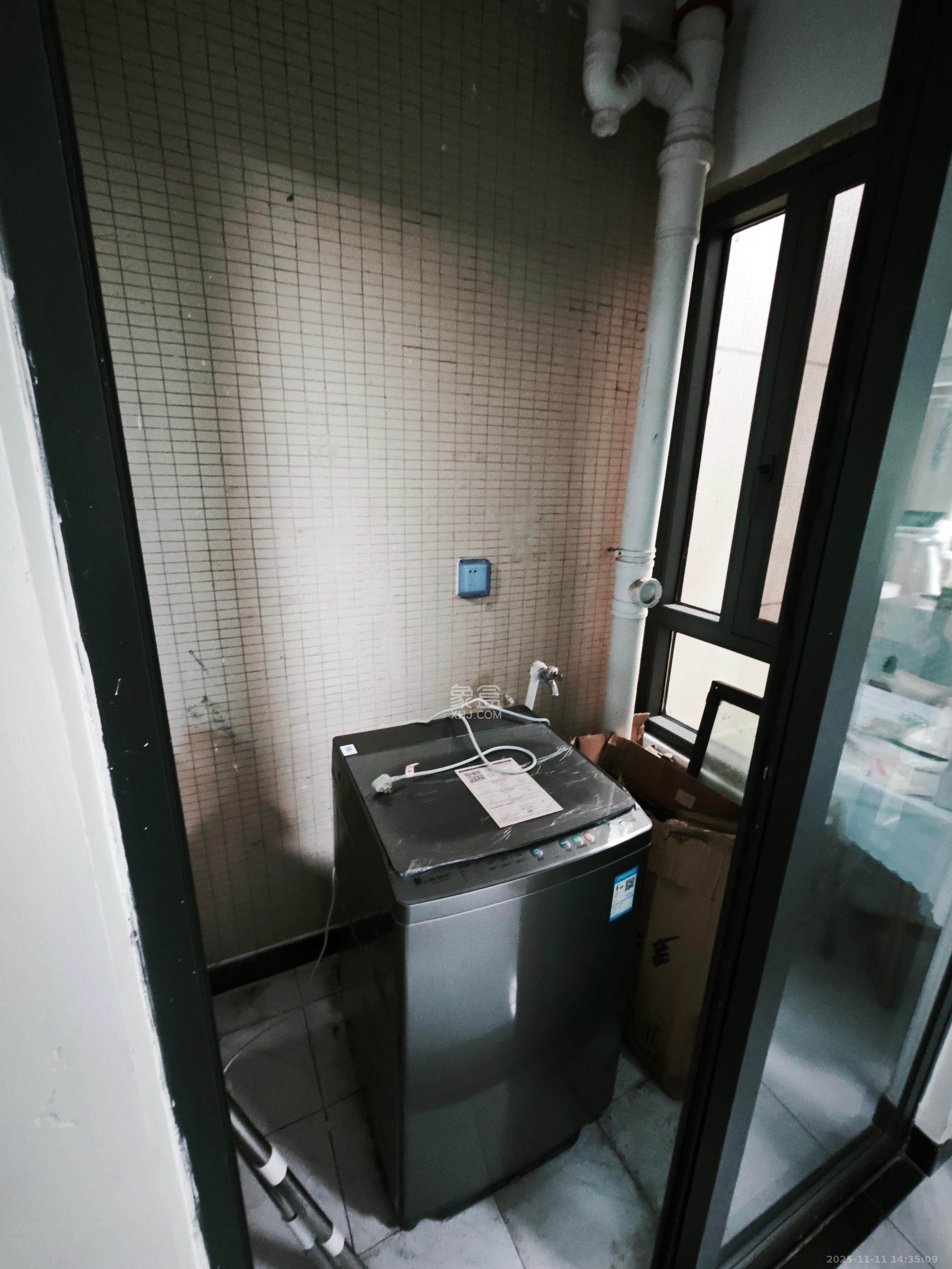 长房云时代  3室2厅1卫    1900.0元/月室内图