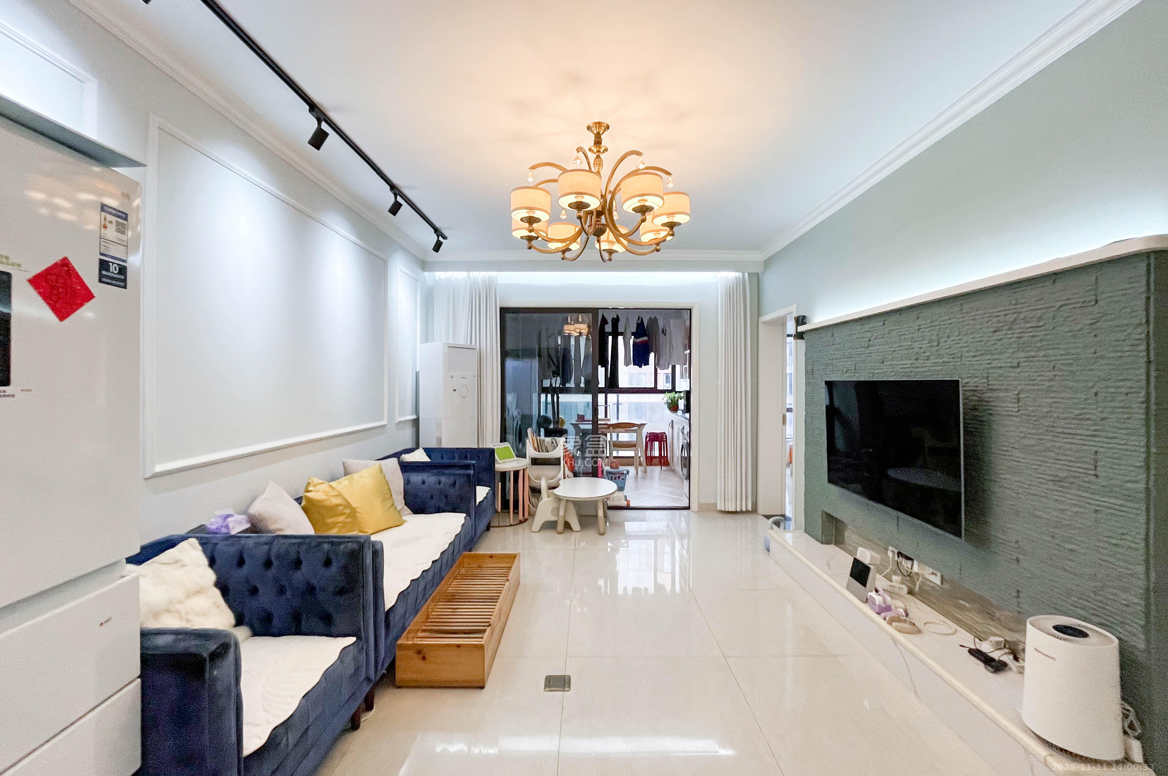 达美D6区 3室2厅2卫 92.8万 达美D6区 3室2厅2卫 92.8万客厅