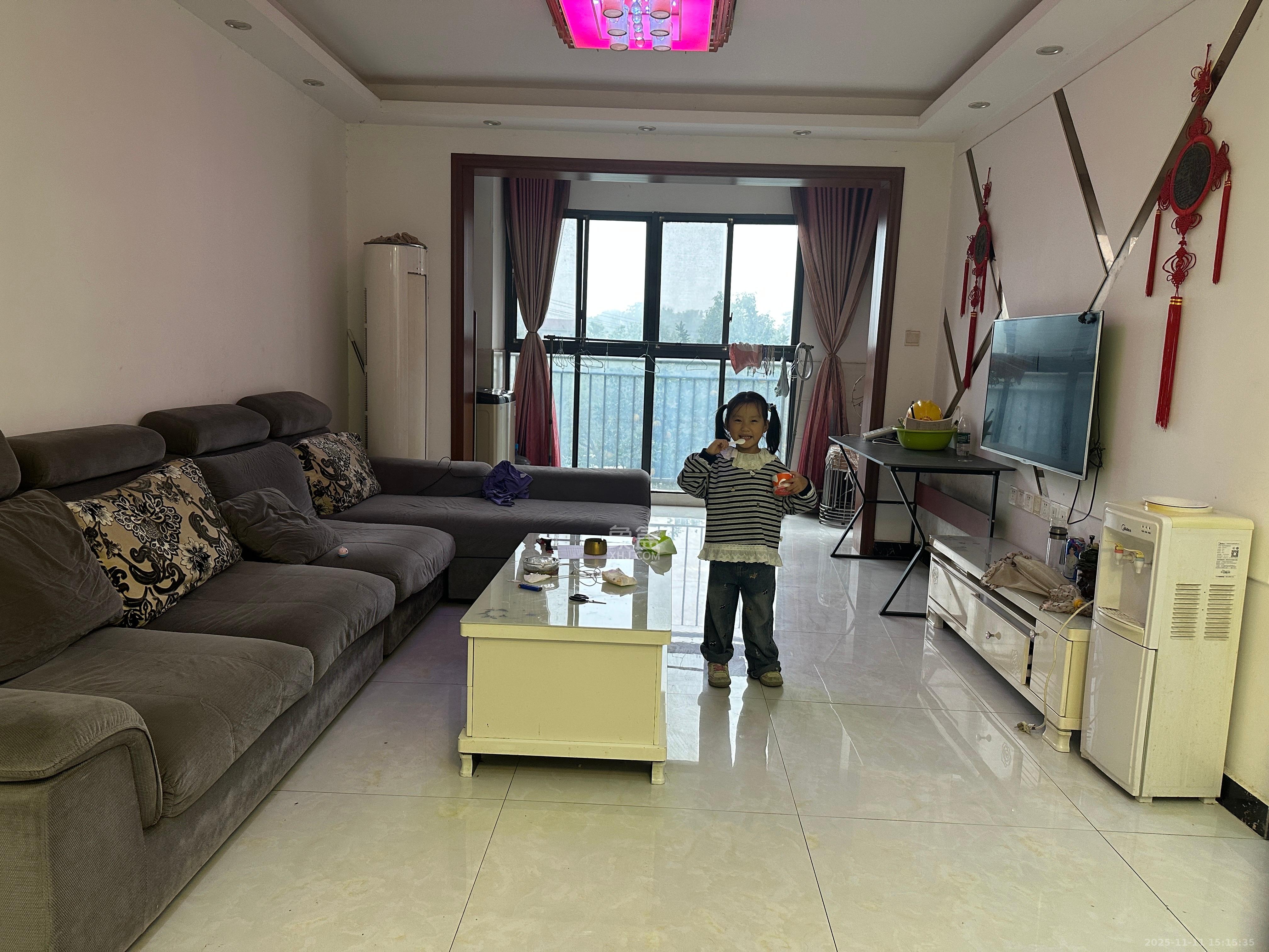 佳兆业君汇上品  3室2厅1卫    1600.0元/月