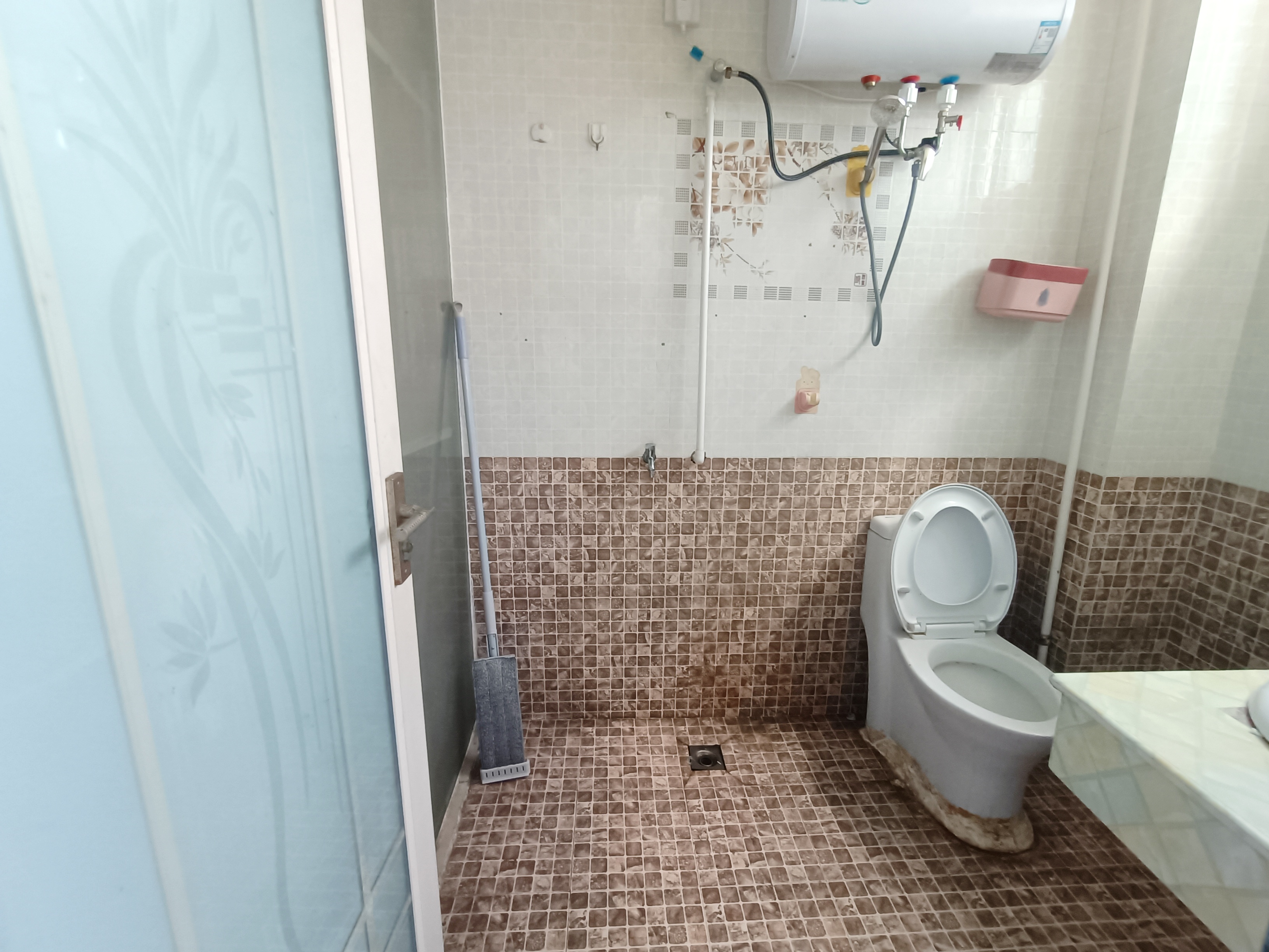 长润商务大厦 1室1厅1卫 1100.0元/月 长润商务大厦 1室1厅1卫 1100.0元/月室内图