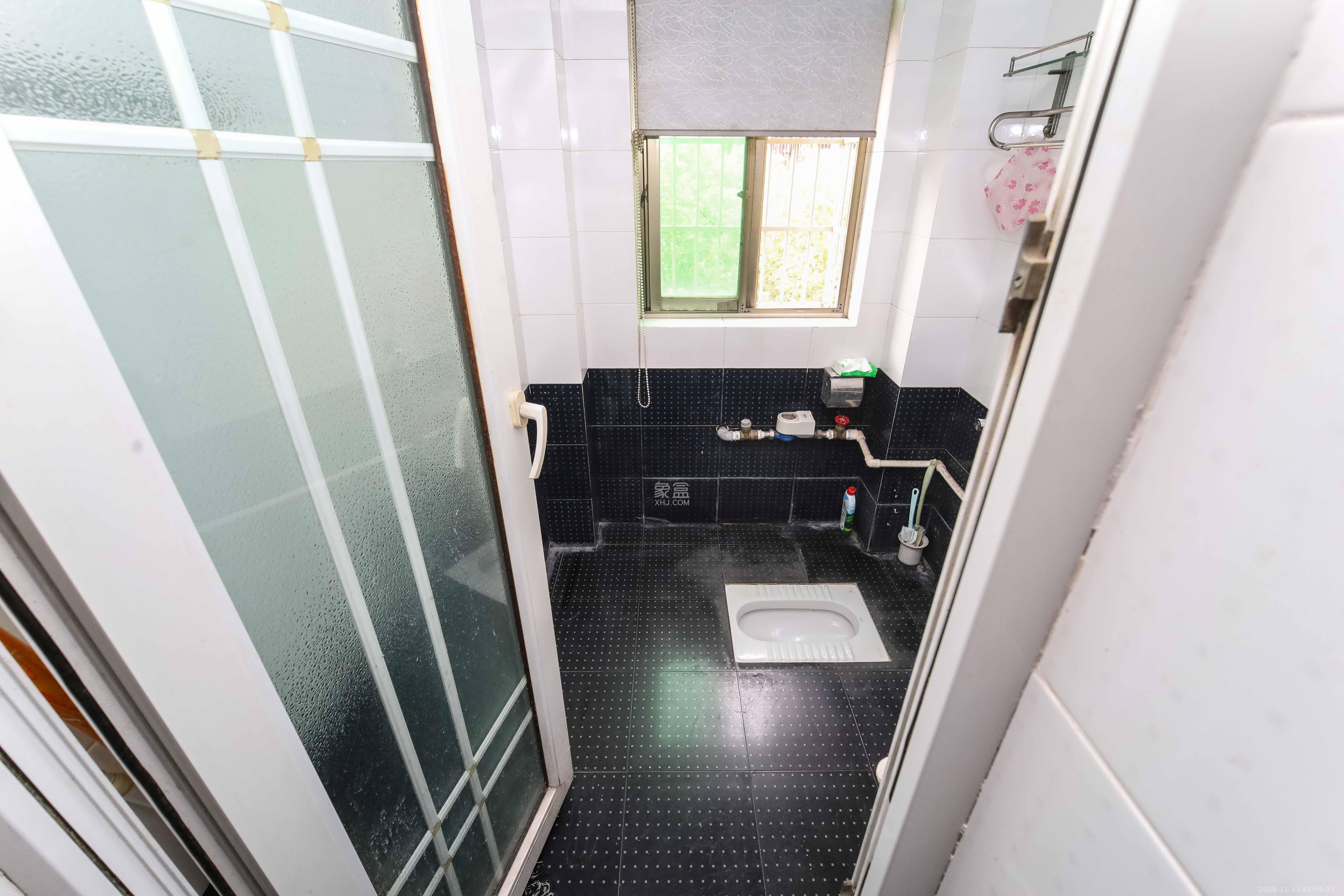 长沙市邮政宿舍(古汉邮局宿舍) 4室2厅2卫 92.8万 长沙市邮政宿舍(古汉邮局宿舍) 4室2厅2卫 92.8万卫生间