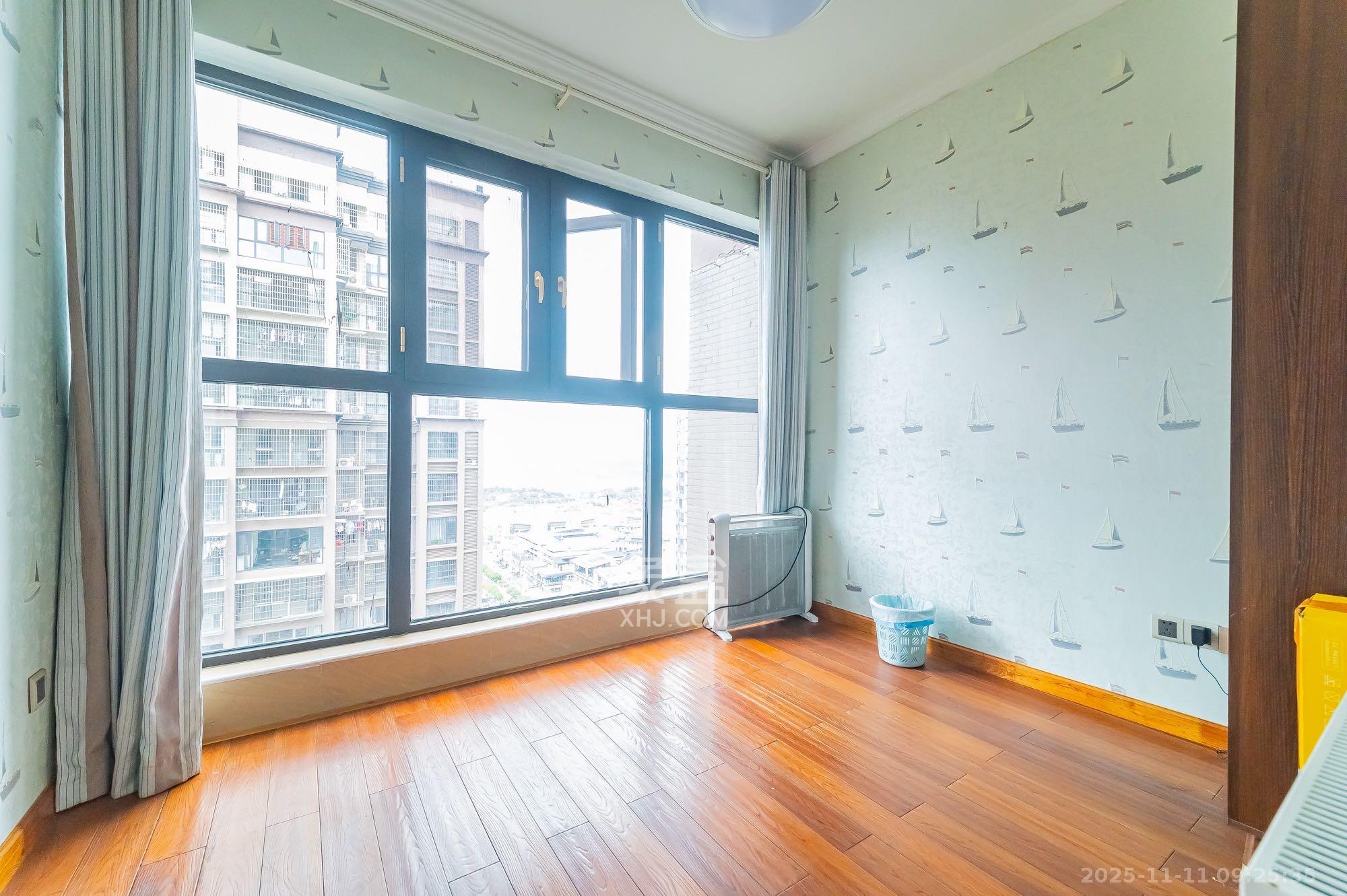 湖湾世景  4室2厅2卫    2600.0元/月室内图