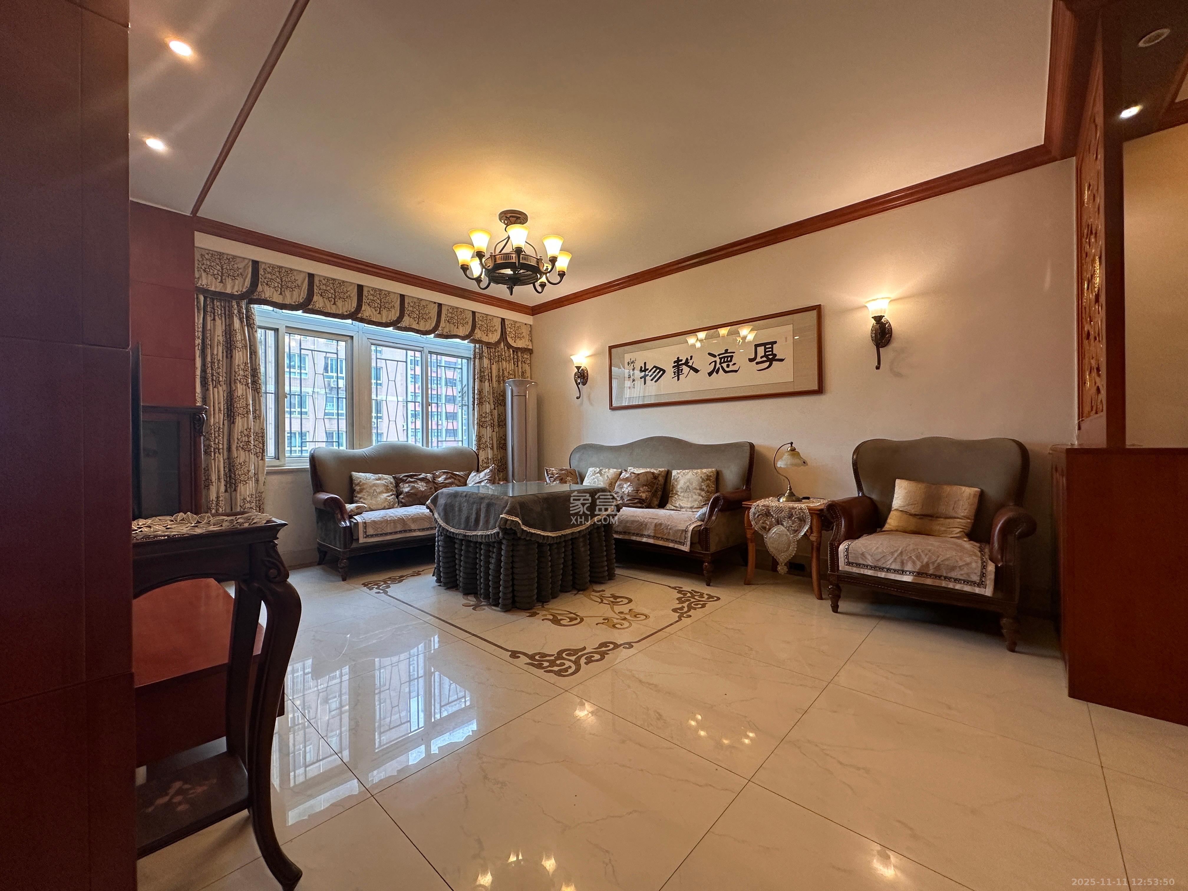 君临天厦  4室2厅2卫    8000.0元/月室内图