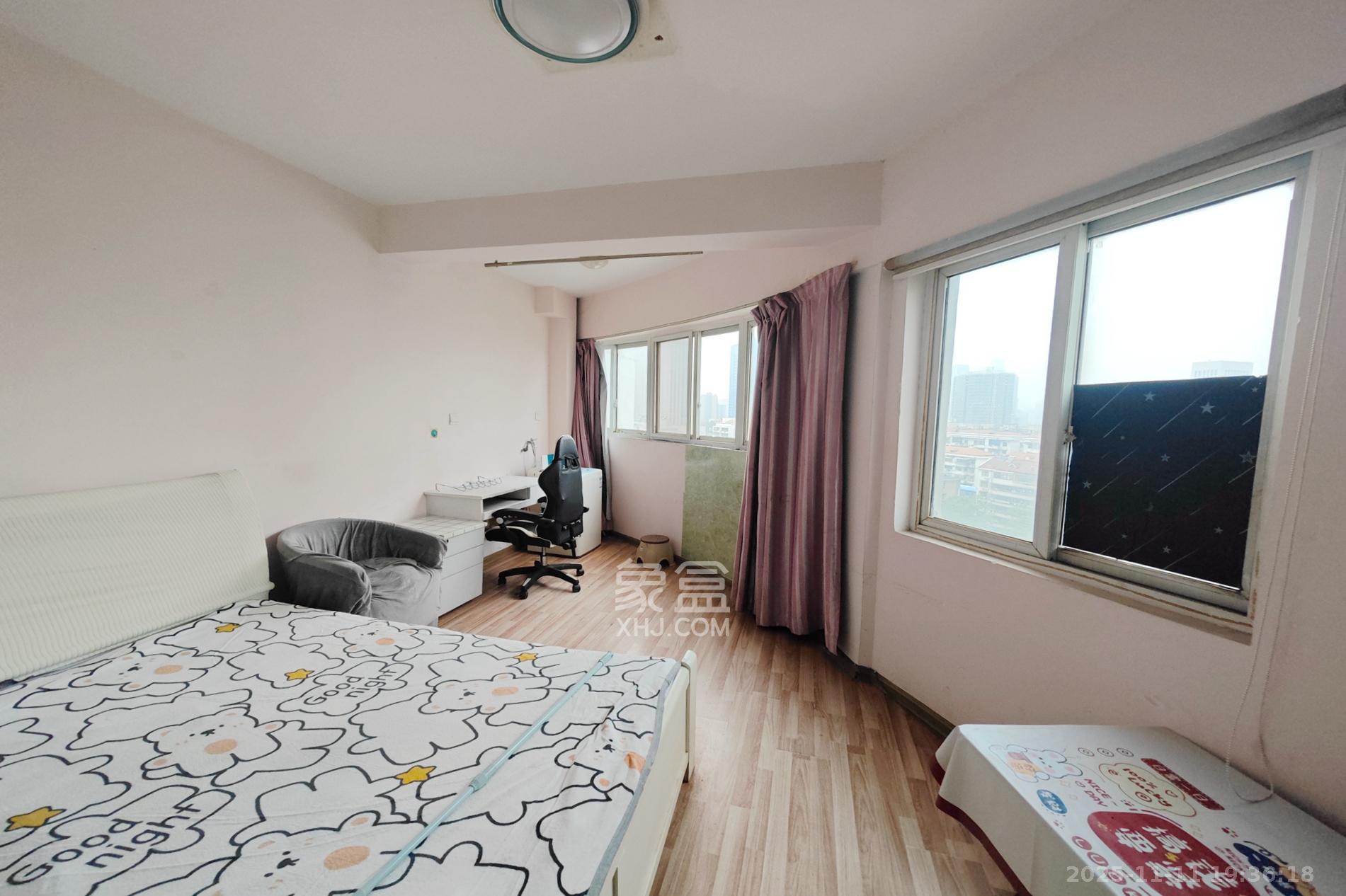 2076至高点  1室0厅1卫    16.8万卧室