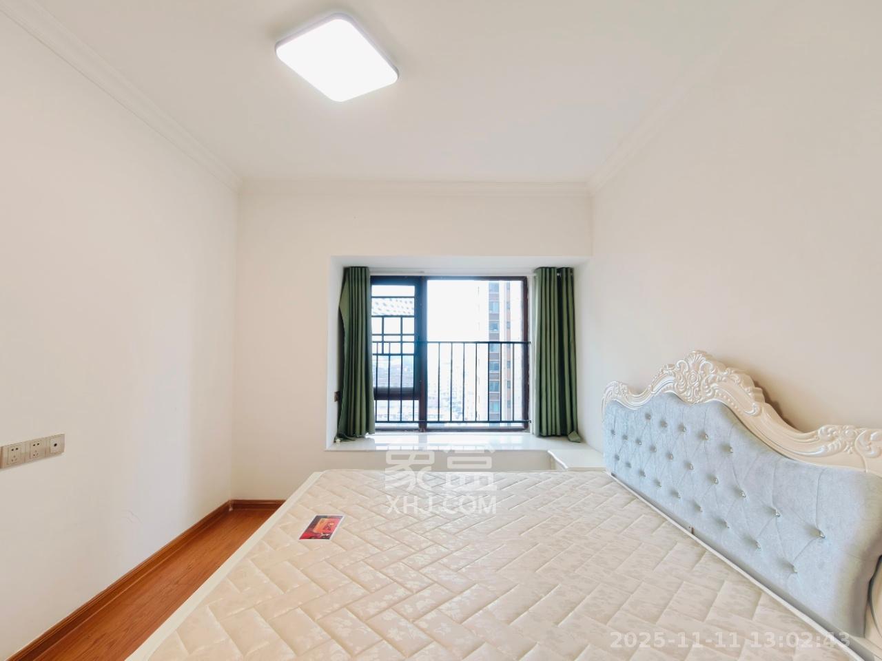 碧桂园星城首府  3室2厅2卫    2500.0元/月室内图