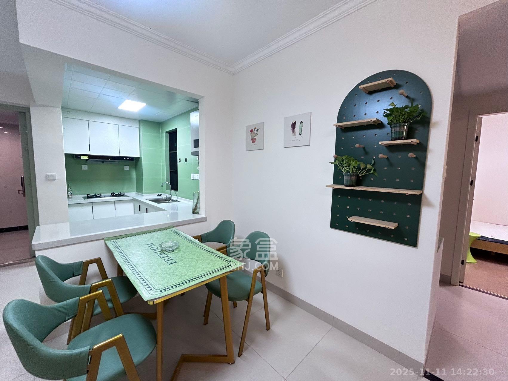 阳光城尚东湾蓝莓苑  3室2厅1卫    2500.0元/月室内图