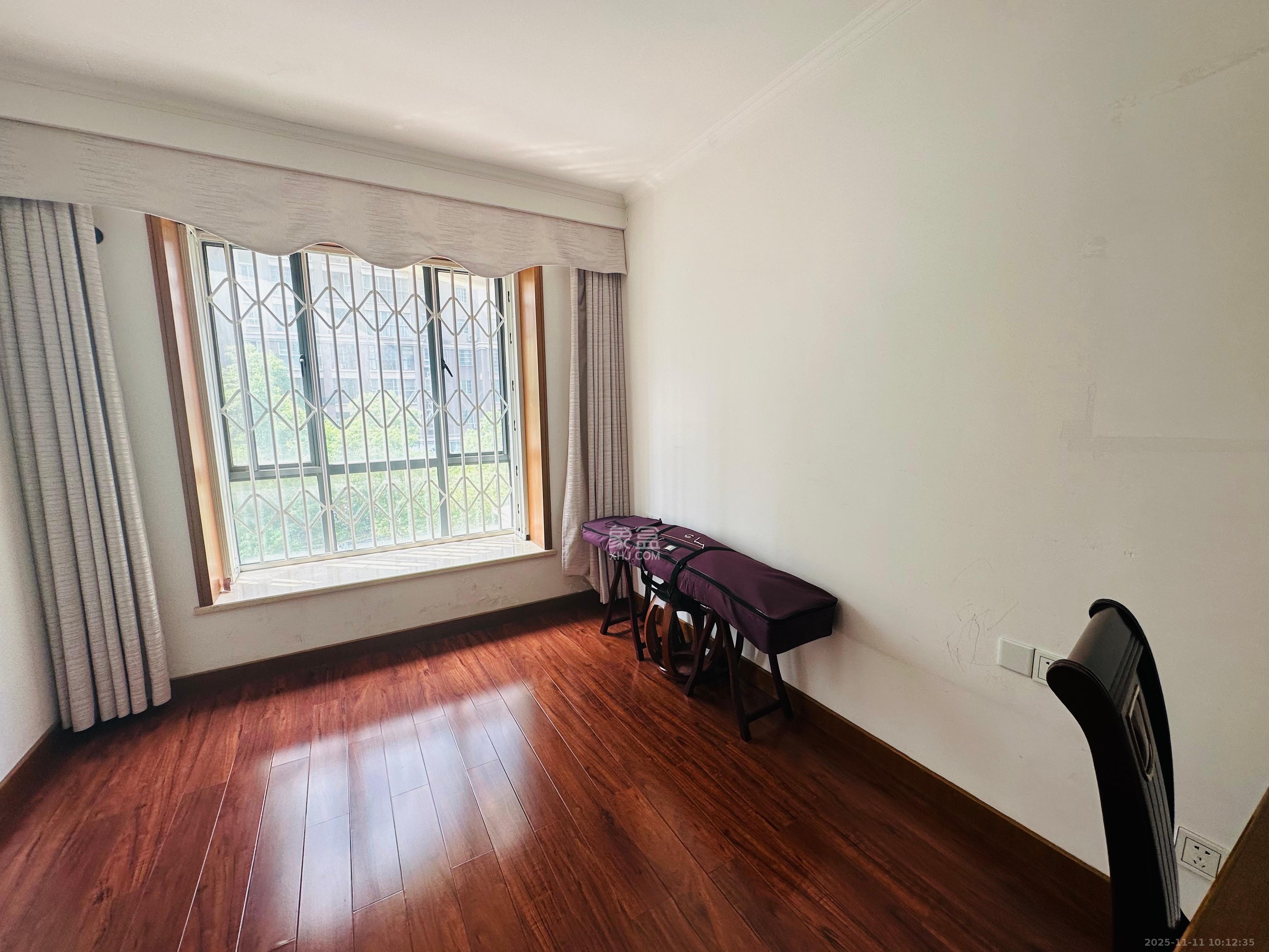 西子花苑  3室2厅2卫    2800.0元/月室内图