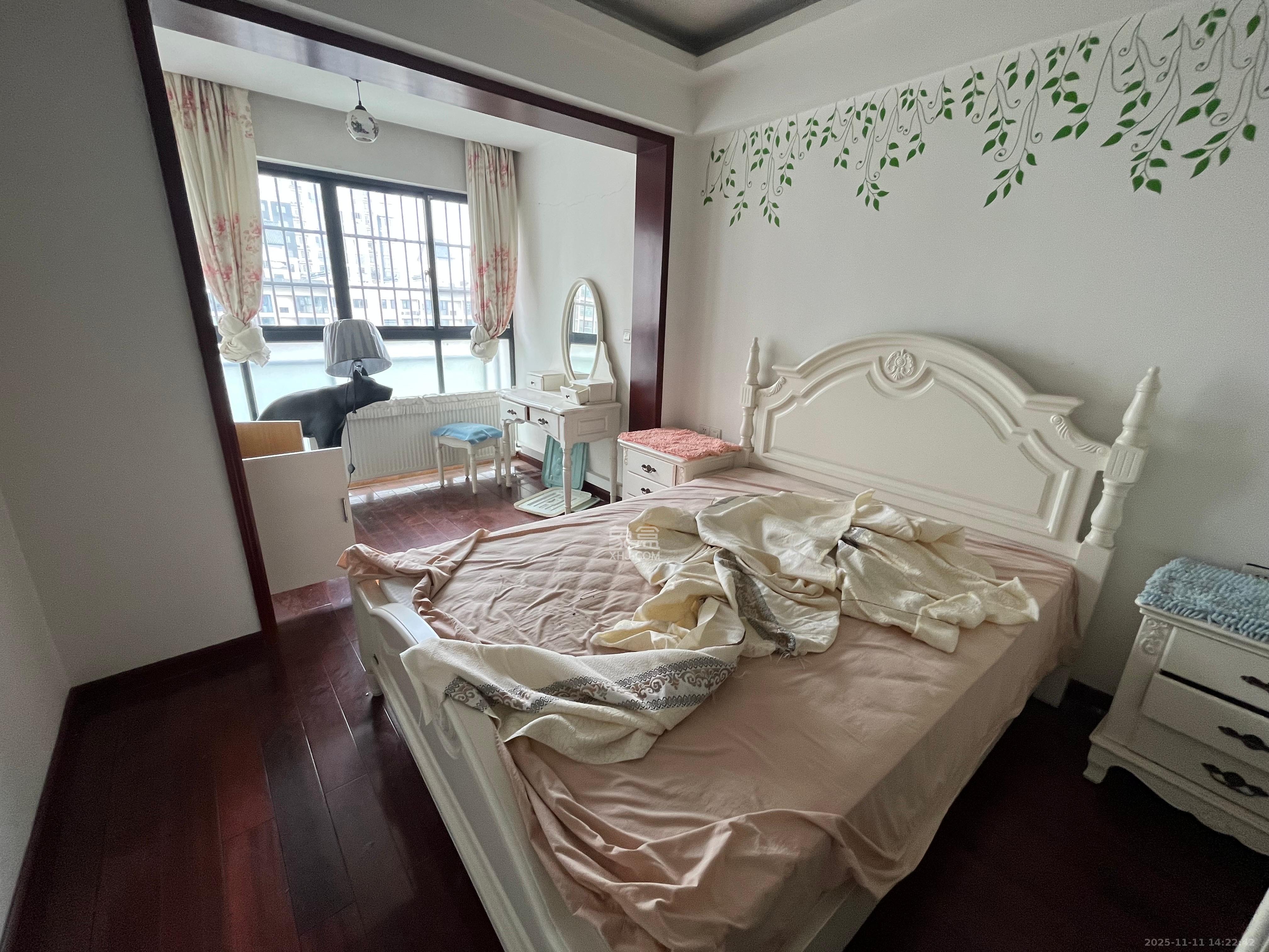 嘉宇盛世华章 4室2厅2卫 3500.0元/月 嘉宇盛世华章 4室2厅2卫 3500.0元/月室内图