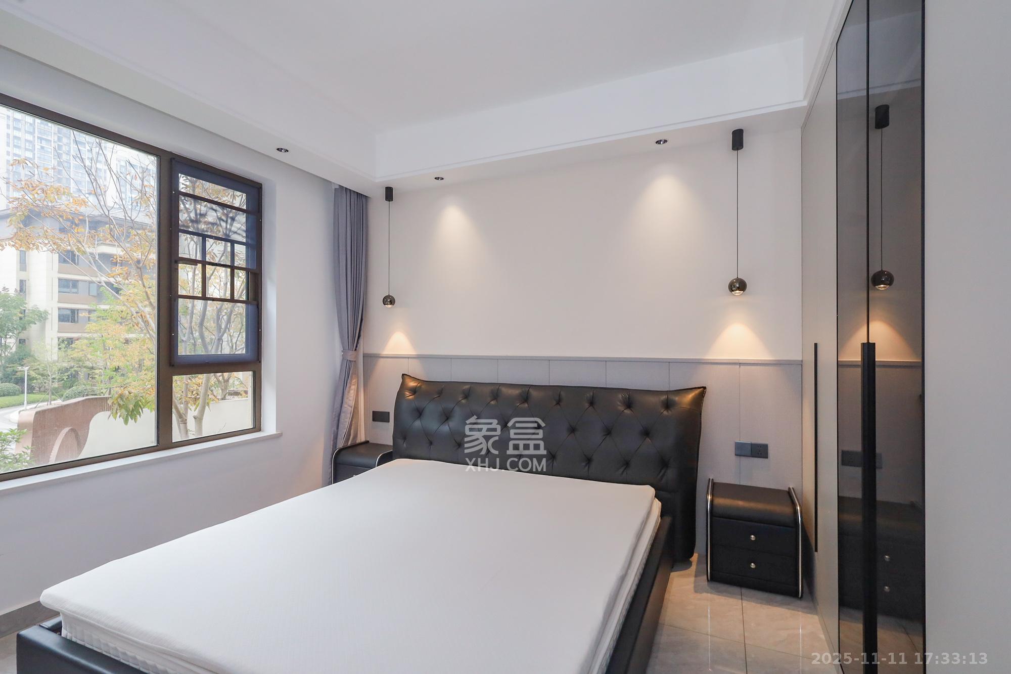 正荣滨江紫阙台  4室2厅3卫    330.0万卧室