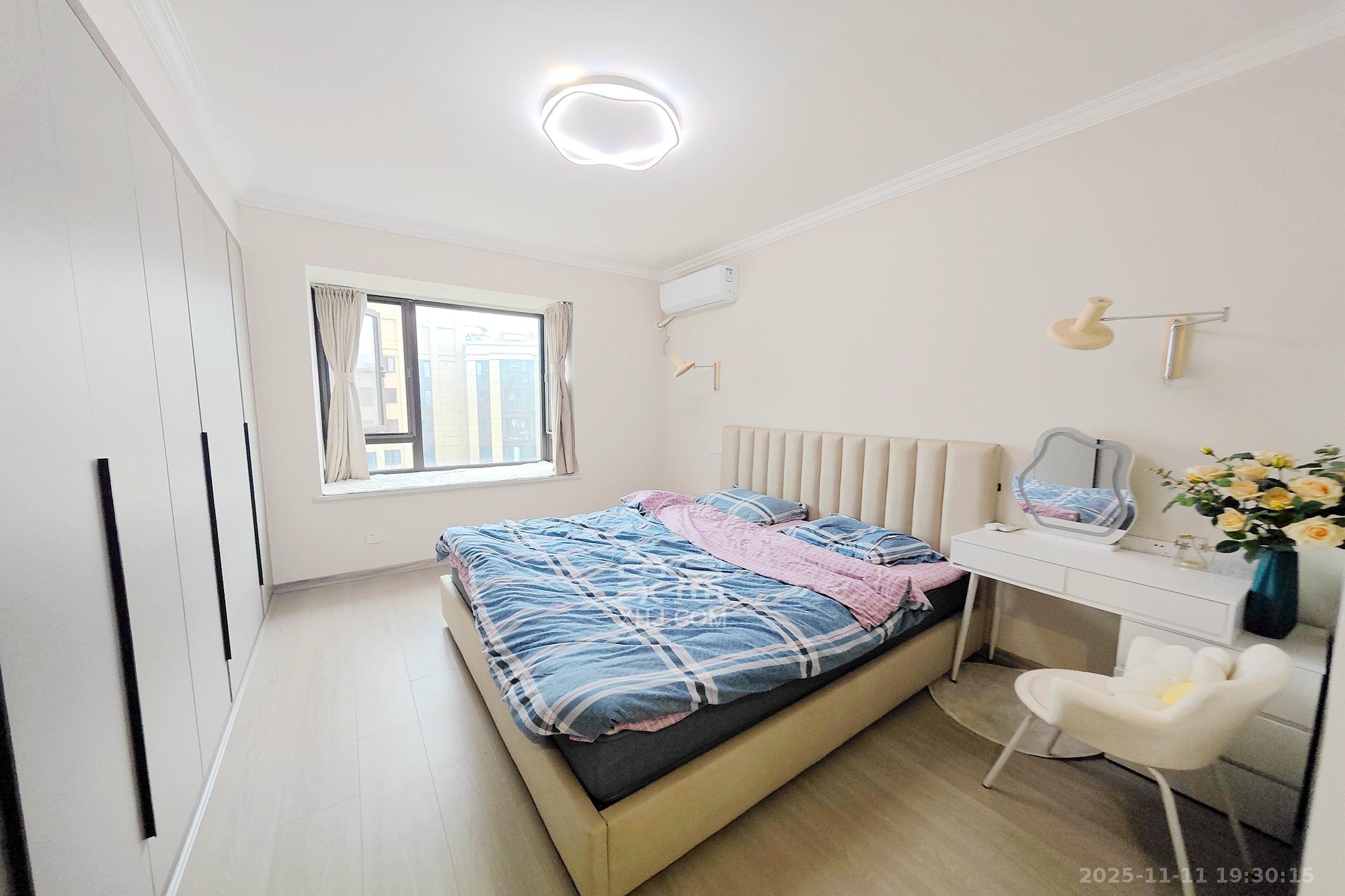 保利大都汇四期 3室2厅2卫 143.0万 保利大都汇四期 3室2厅2卫 143.0万卧室