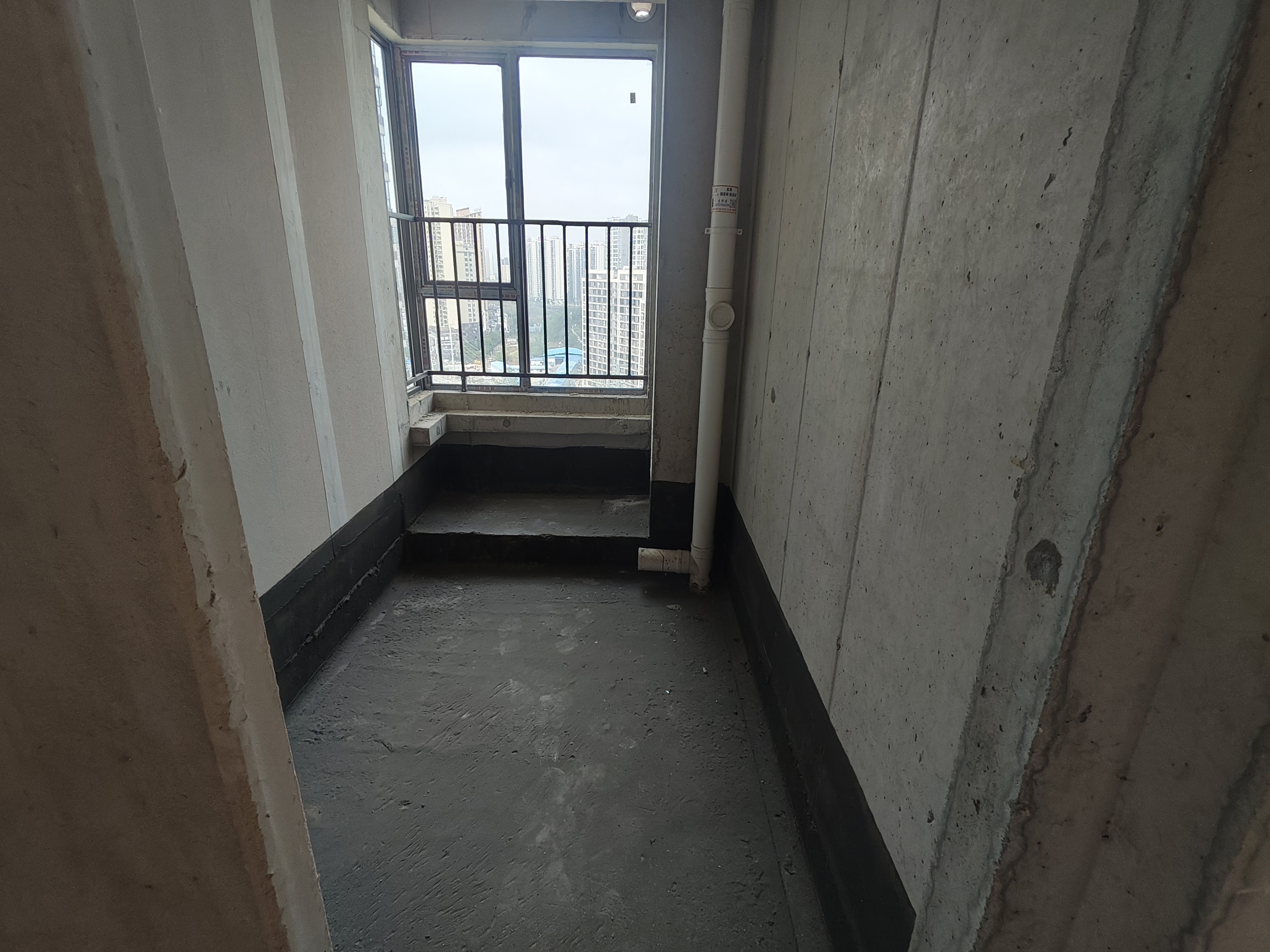 湘中府央玺  1室0厅0卫    86.8万客厅