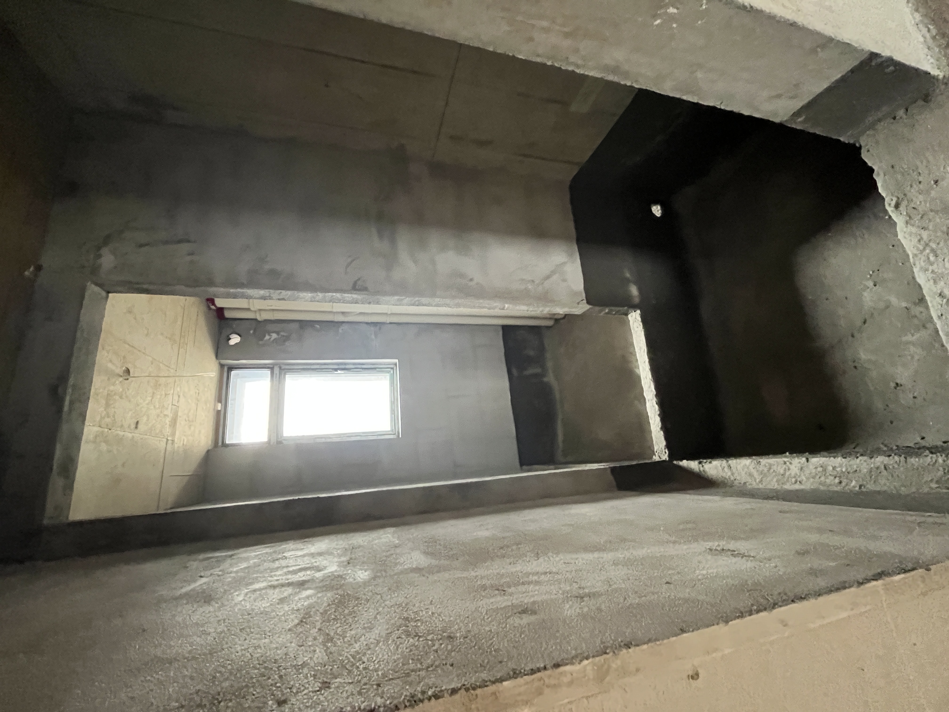 中泰天境  4室2厅2卫    89.0万客厅