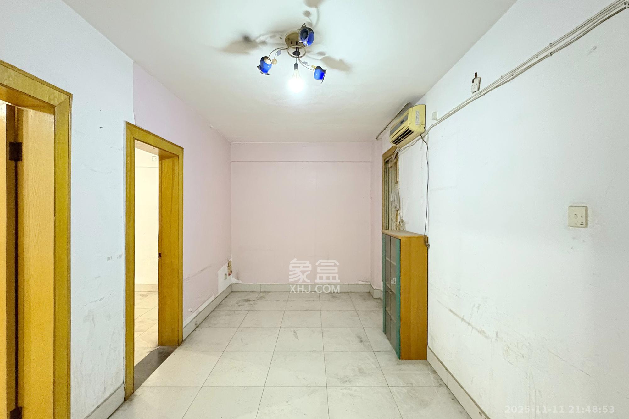 通泰街商居楼  3室1厅1卫    55.0万客厅