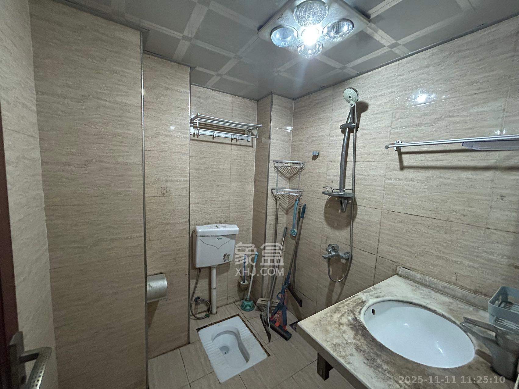 钱隆学府一、二期 2室1厅1卫 1500.0元/月 钱隆学府一、二期 2室1厅1卫 1500.0元/月室内图