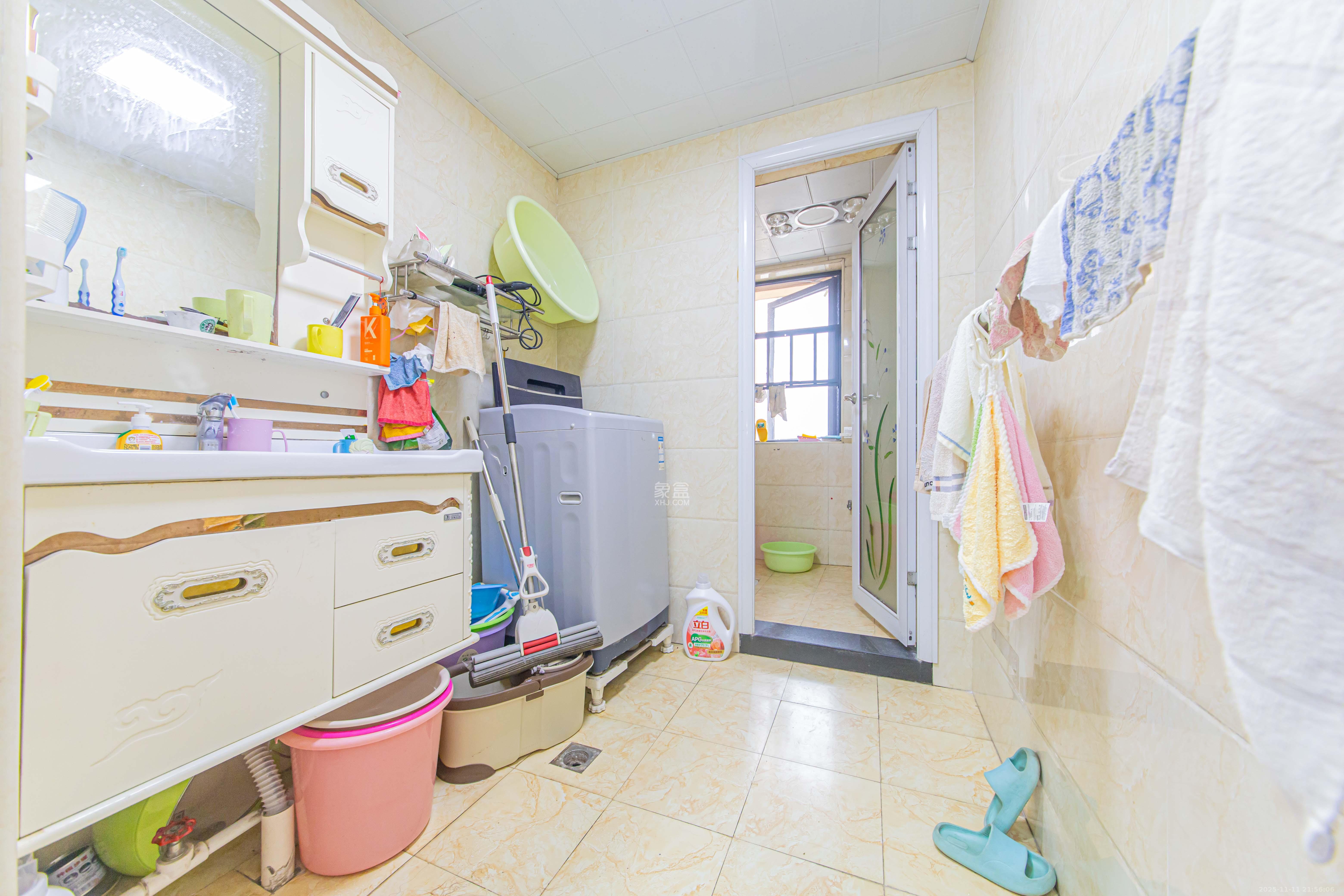 中建芙蓉嘉苑 3室2厅1卫 86.8万 中建芙蓉嘉苑 3室2厅1卫 86.8万卫生间