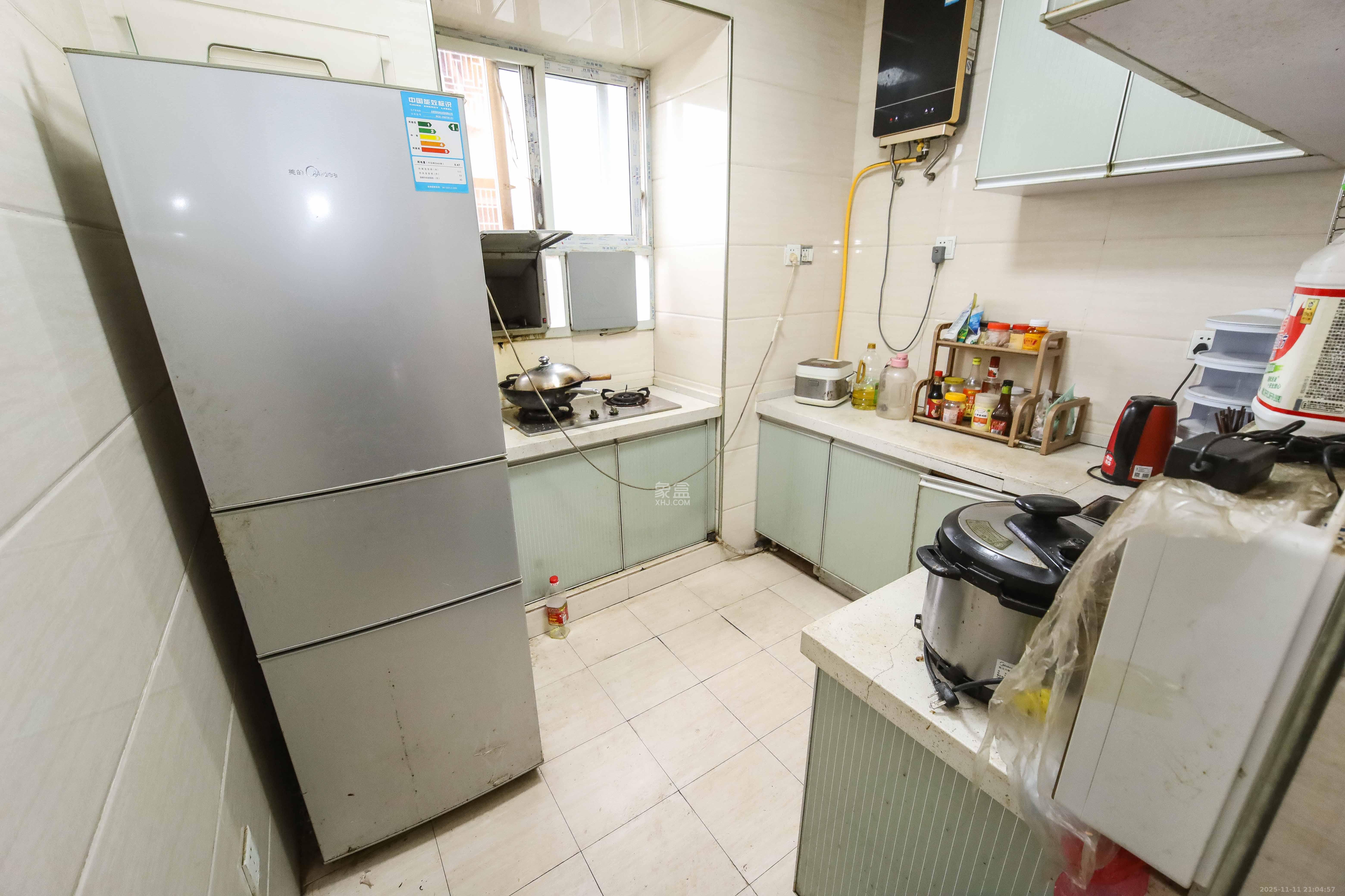 火星建设局宿舍  3室2厅1卫    38.0万厨房