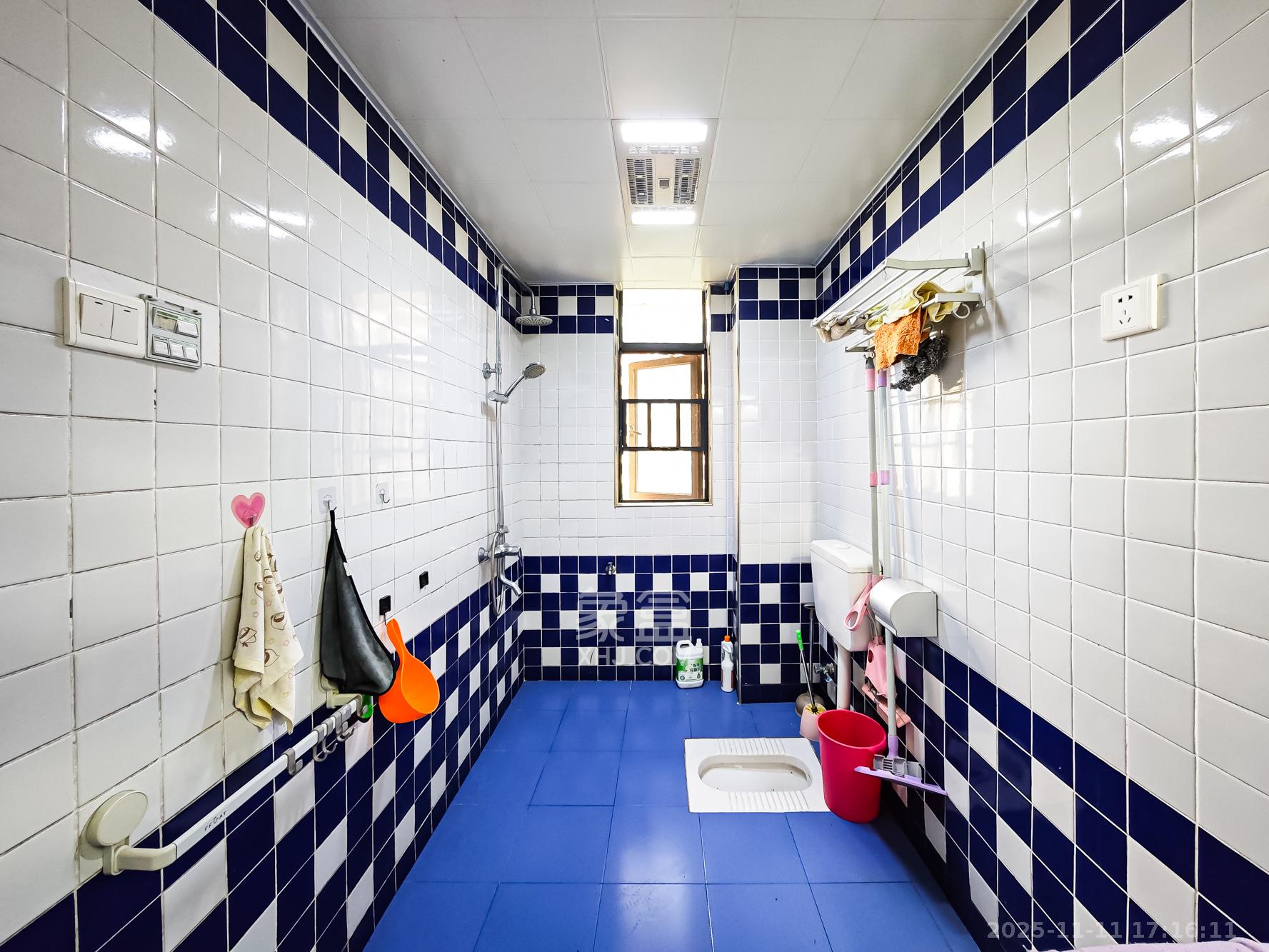 恒鑫山水卿卿  3室2厅2卫    88.0万卫生间