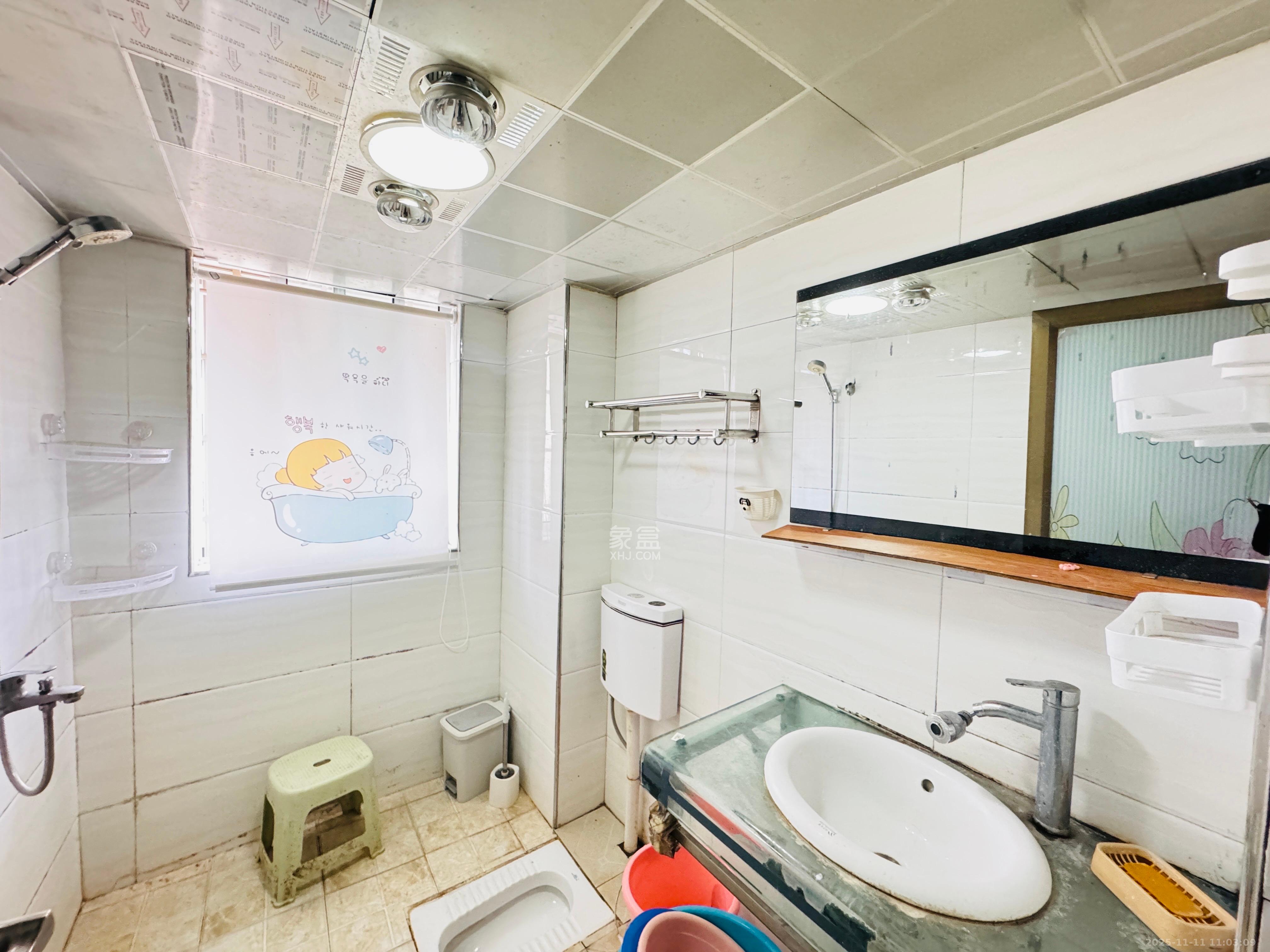 金碧文华  2室2厅1卫    1700.0元/月室内图