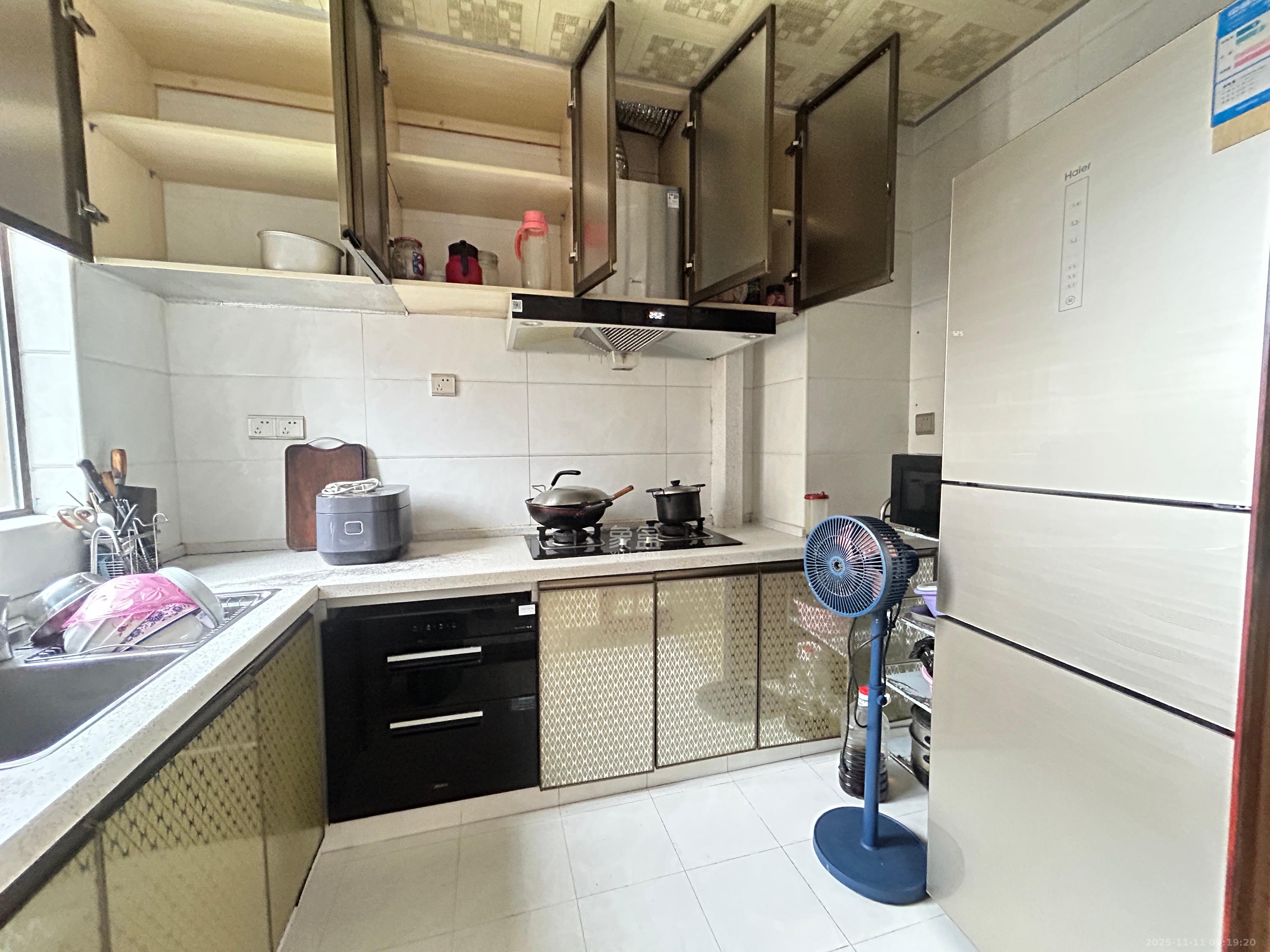 华润橡树湾 4室2厅2卫 2100.0元/月 华润橡树湾 4室2厅2卫 2100.0元/月室内图