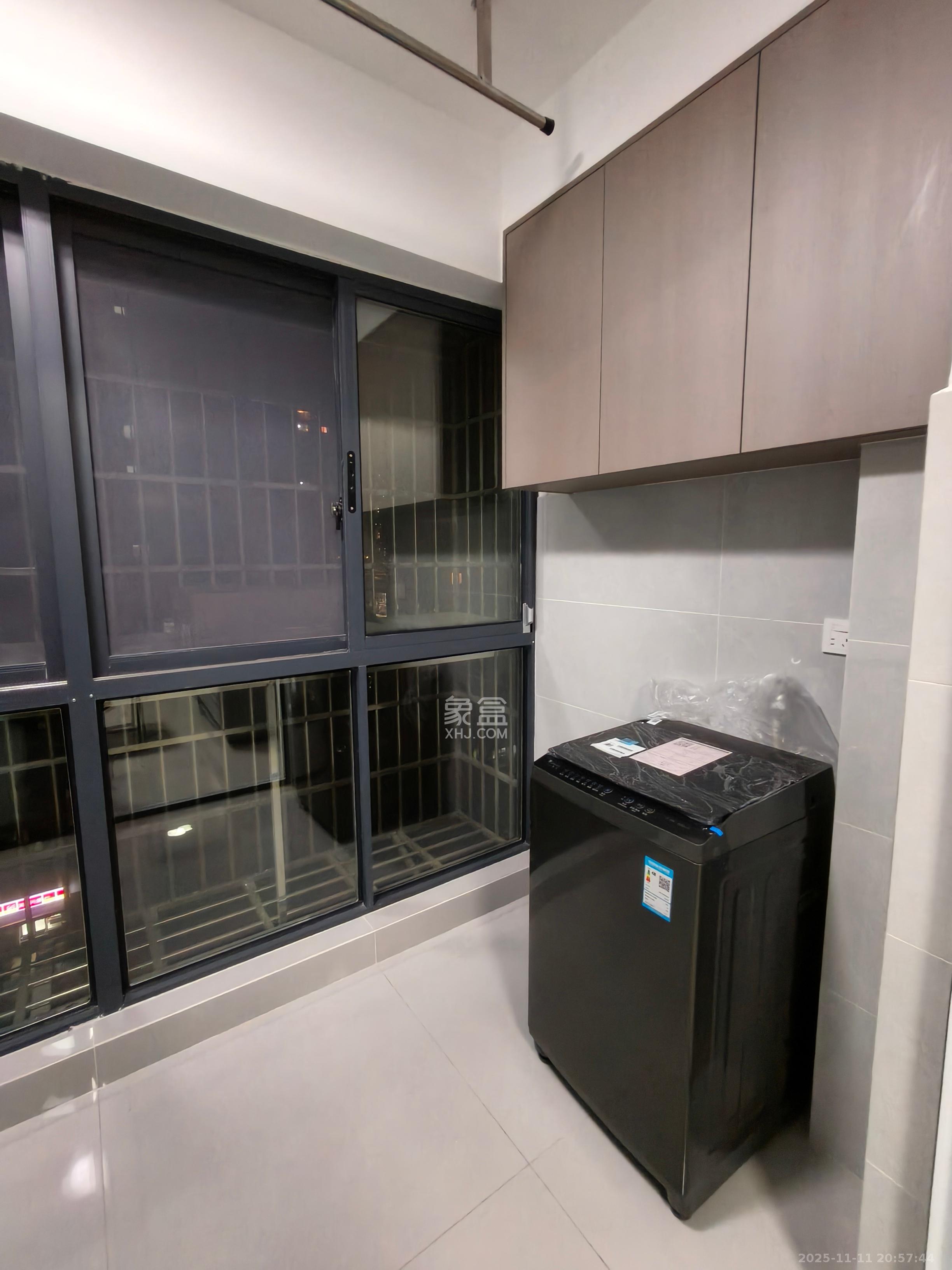 和景家园二期  1室1厅1卫    1300.0元/月室内图