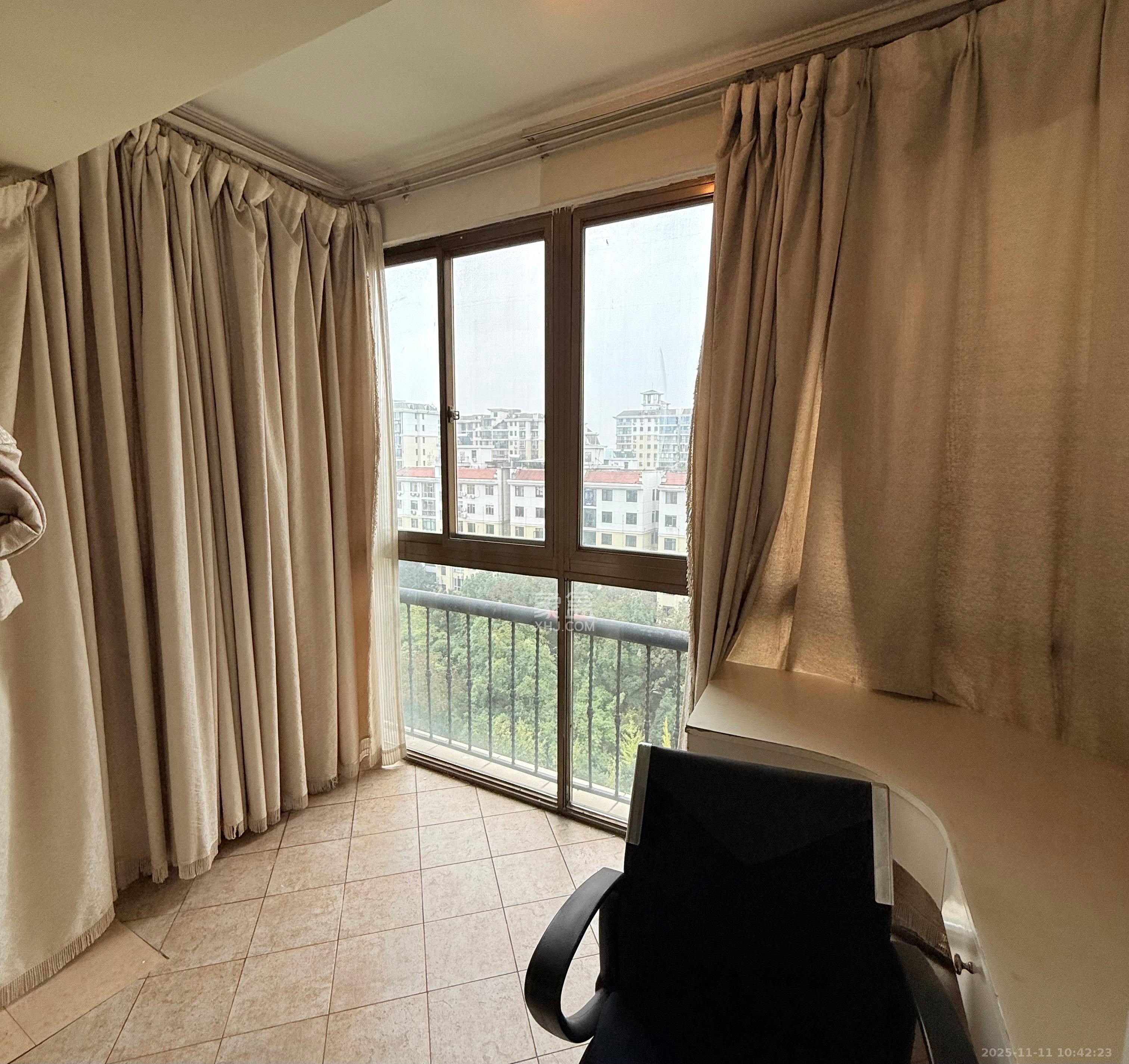 金色比华利  3室2厅2卫    2800.0元/月室内图