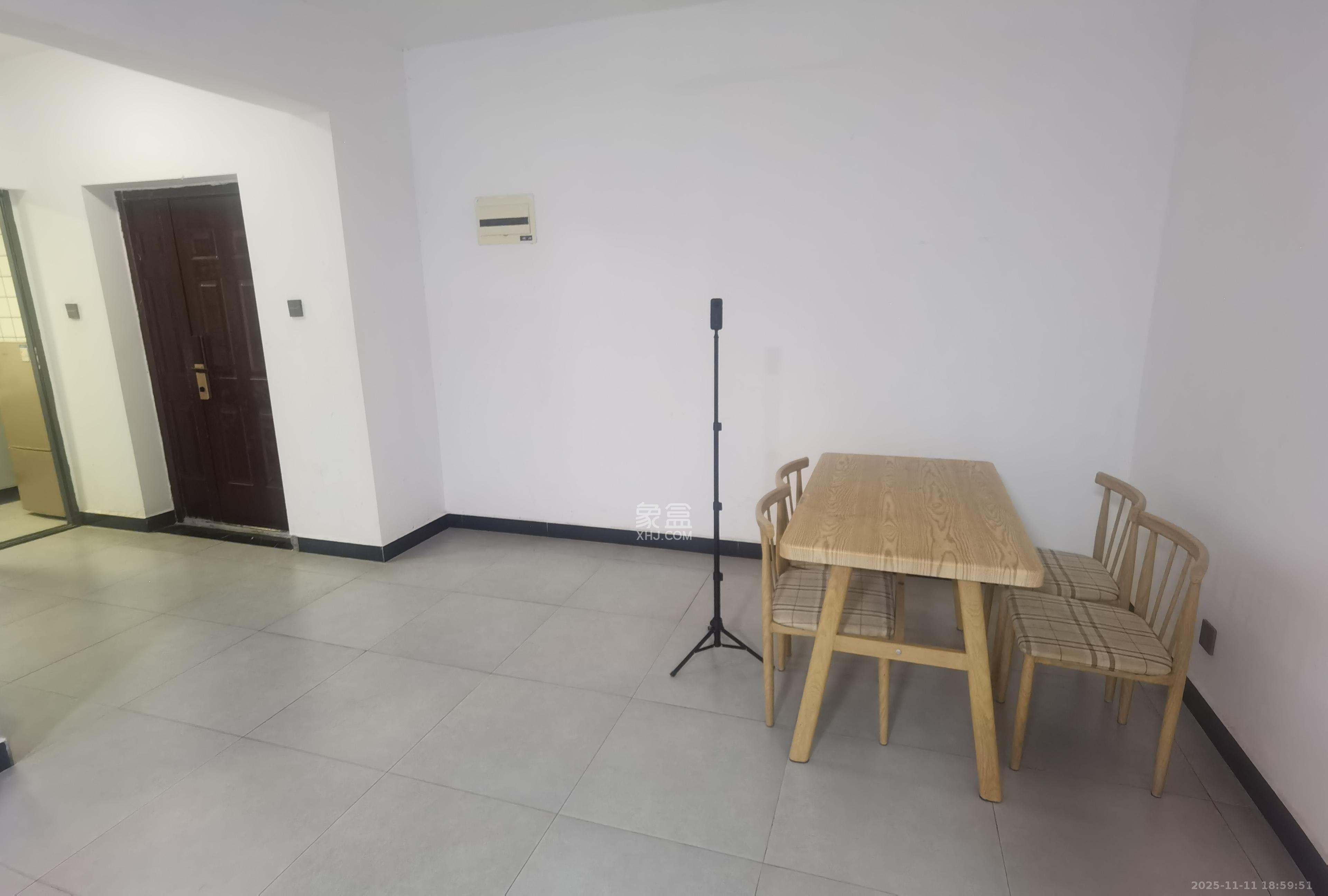 八方小区C区 3室2厅2卫 3500.0元/月 八方小区C区 3室2厅2卫 3500.0元/月室内图