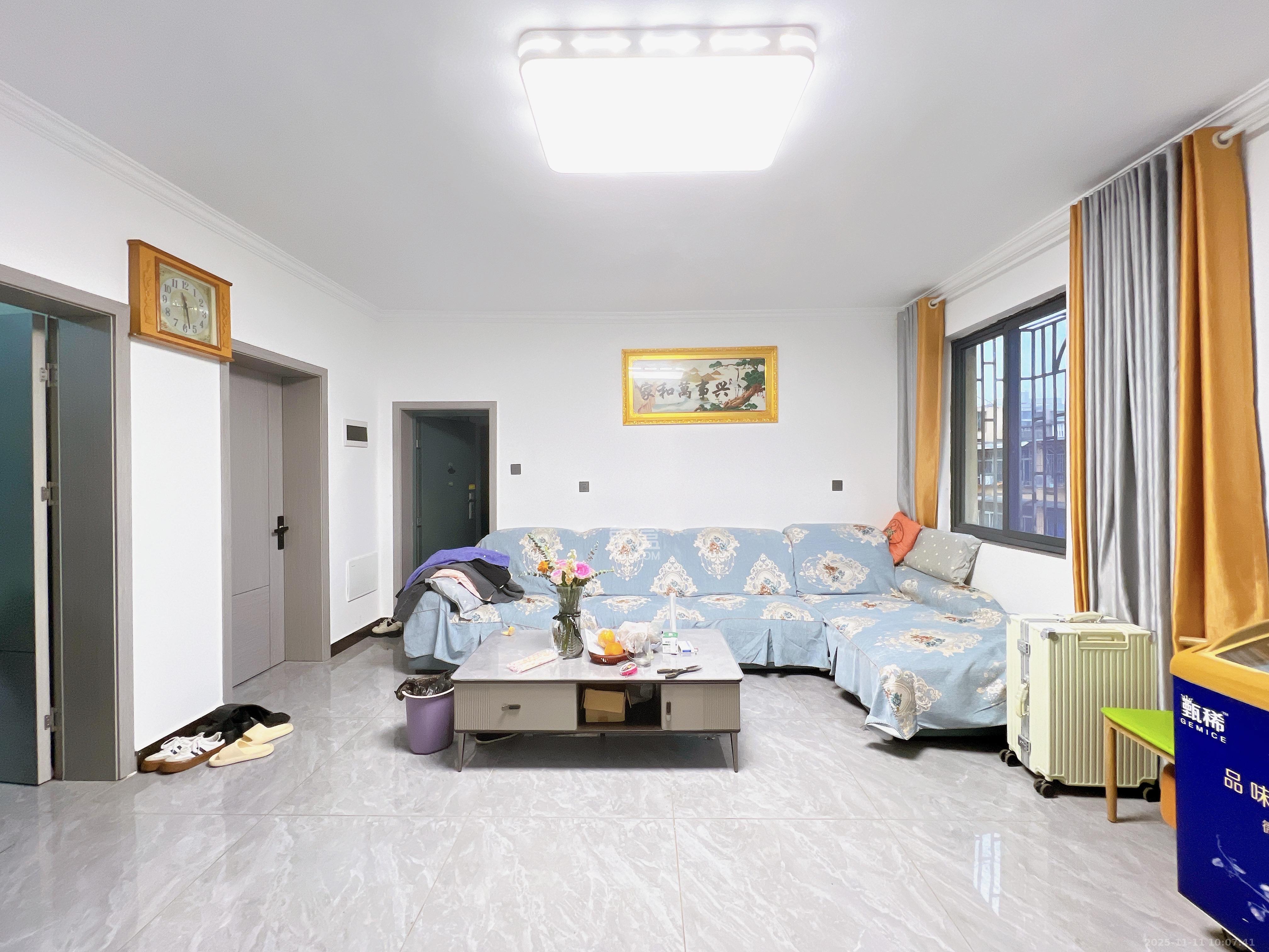 群芳园  3室2厅1卫    2500.0元/月室内图