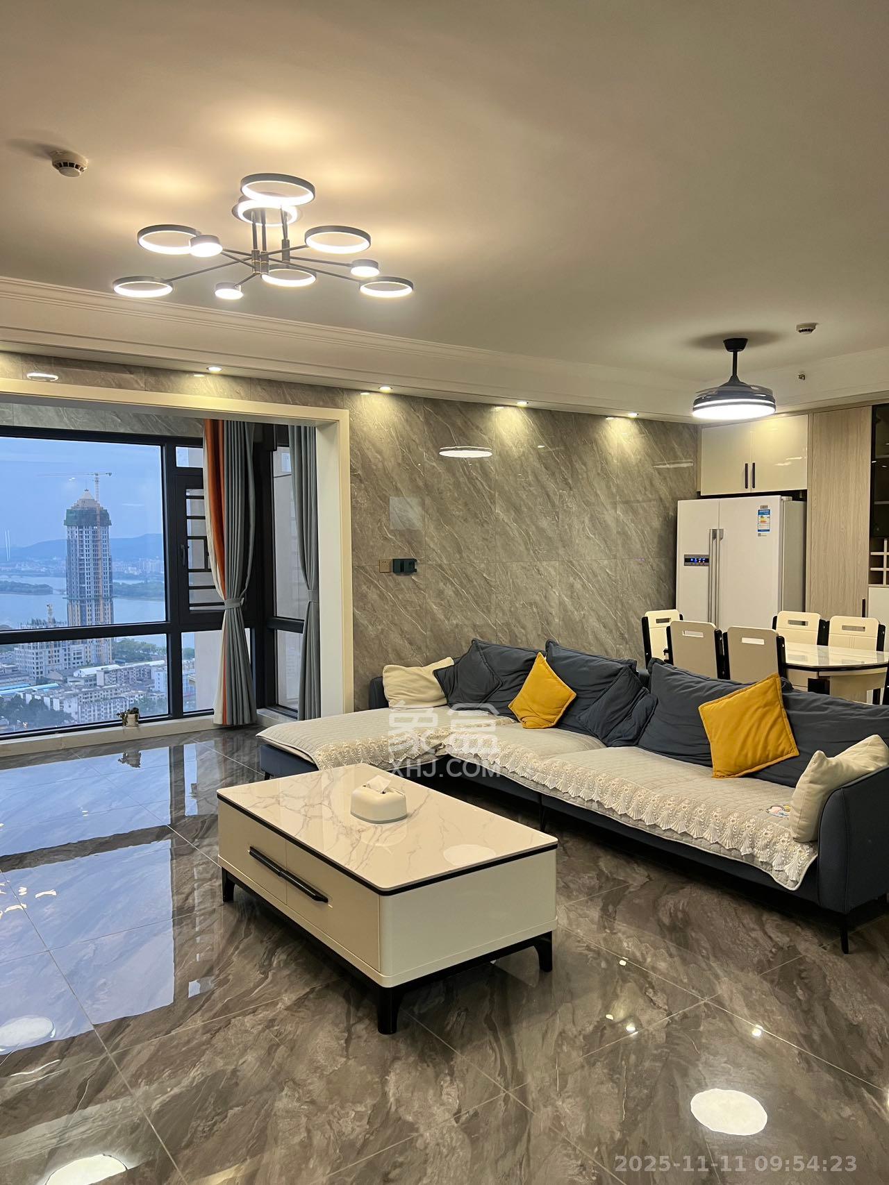 北辰三角洲E7区  3室2厅2卫    4000.0元/月