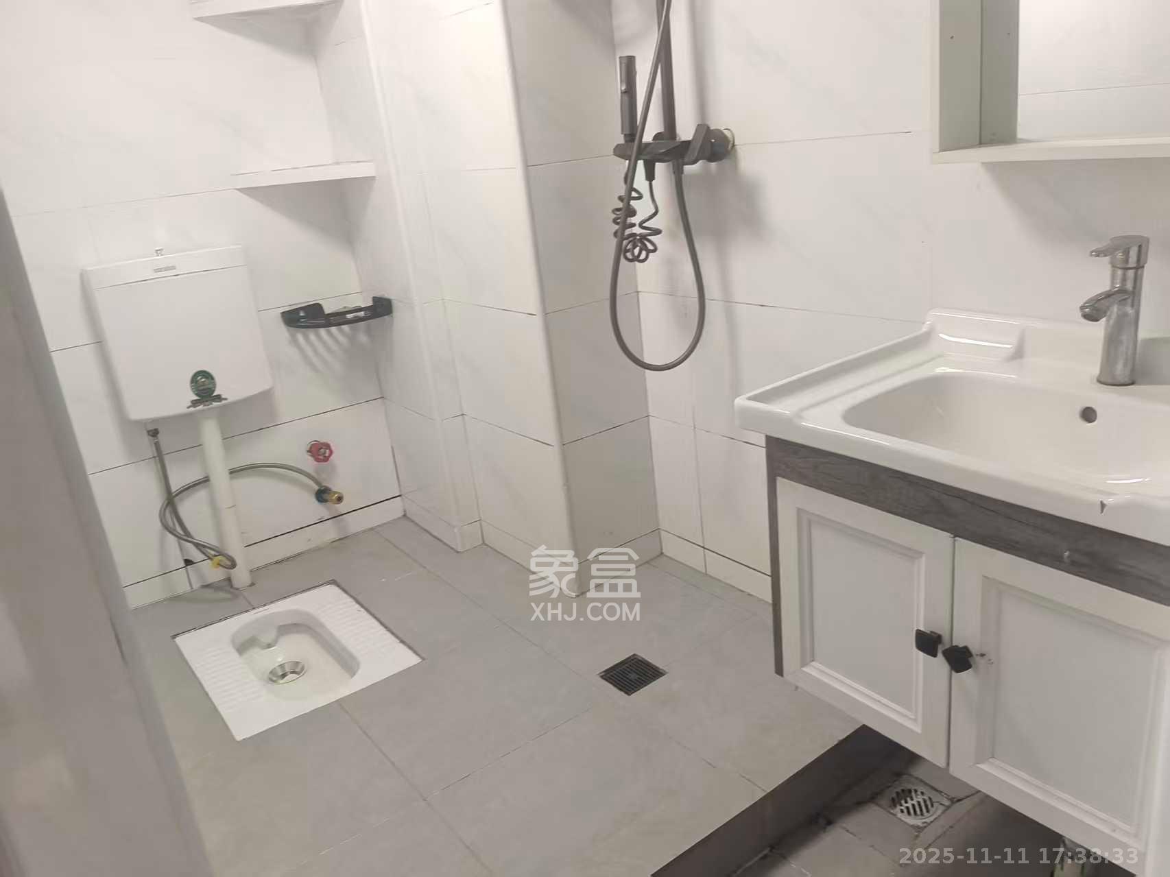 信诚湘江揽月(至善美景大厦) 2室2厅1卫 1700.0元/月 信诚湘江揽月(至善美景大厦) 2室2厅1卫 1700.0元/月室内图