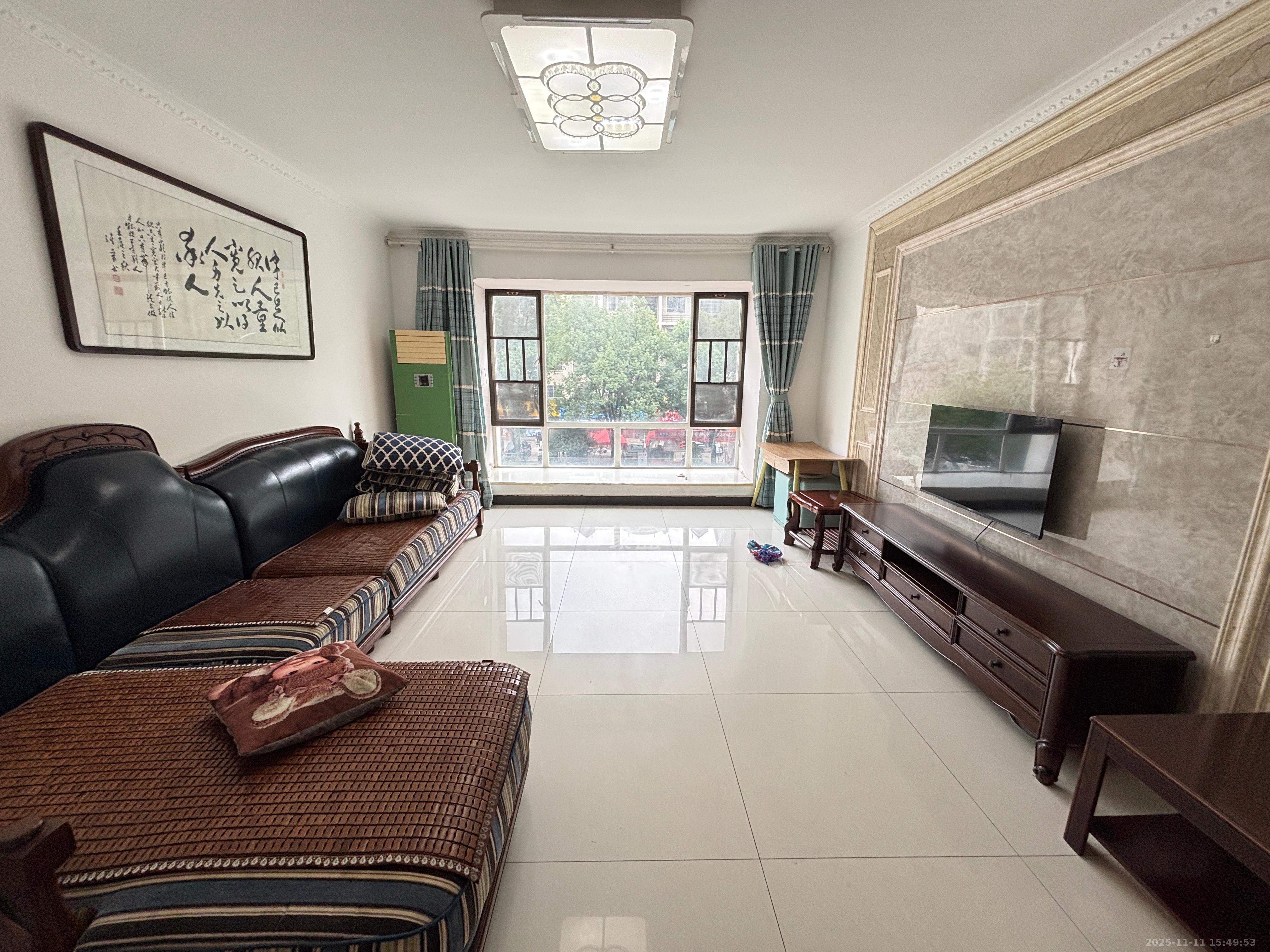 天鸿天府（天鸿中央大院）  3室2厅2卫    2600.0元/月室内图