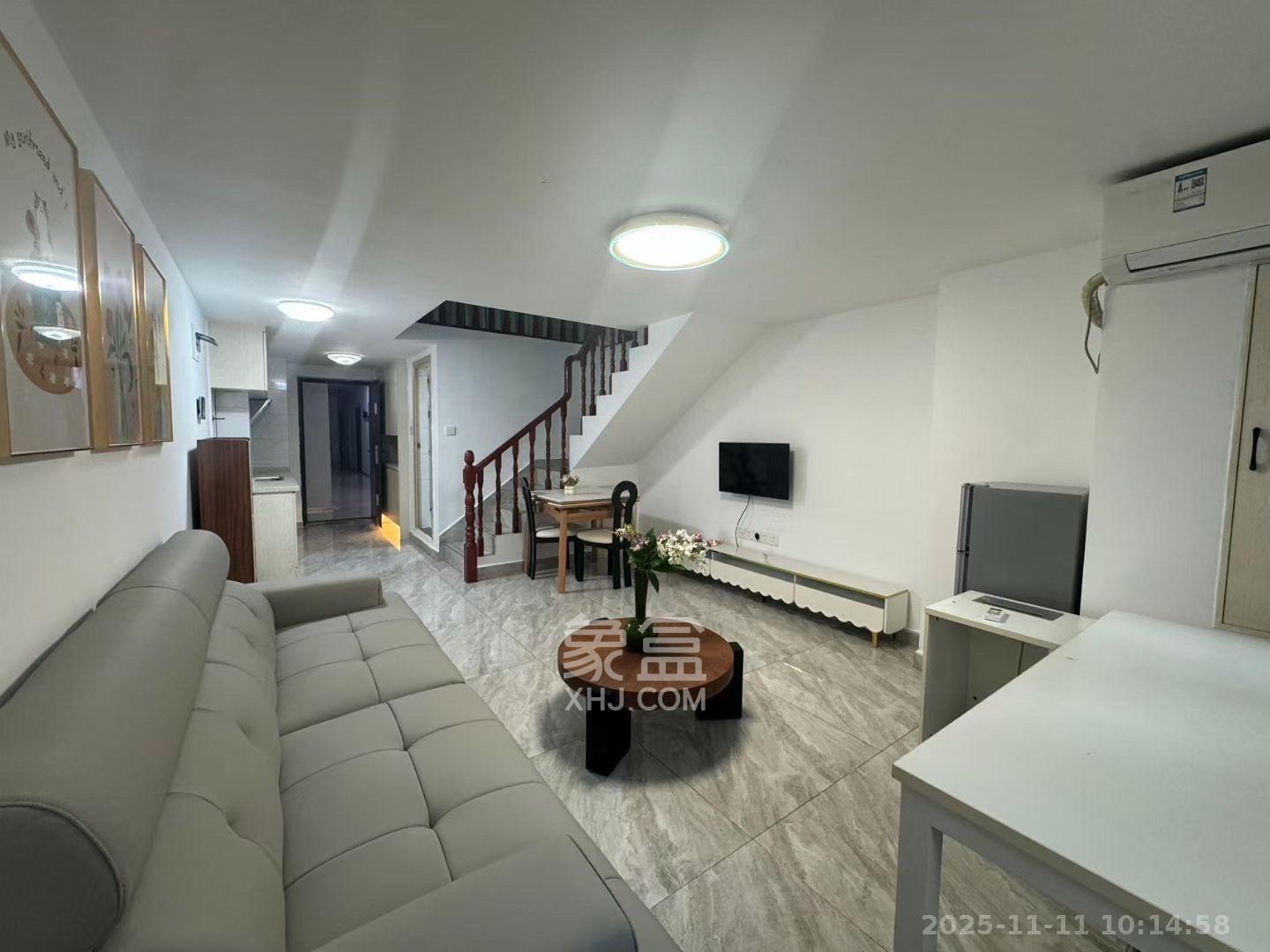 华润置地广场二期  2室1厅1卫    1600.0元/月室内图