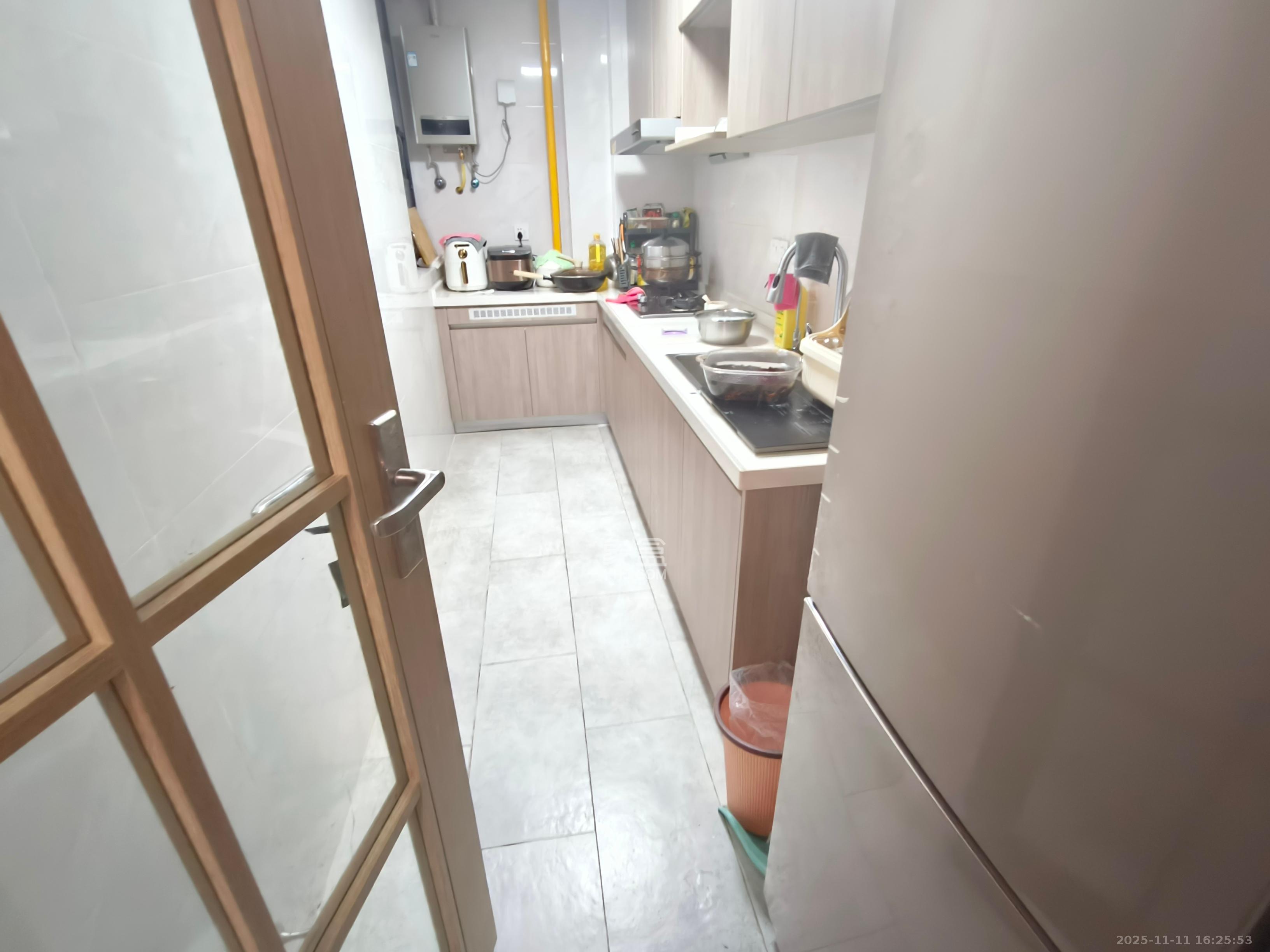 清控湖山雅居南区  3室2厅2卫    2600.0元/月室内图