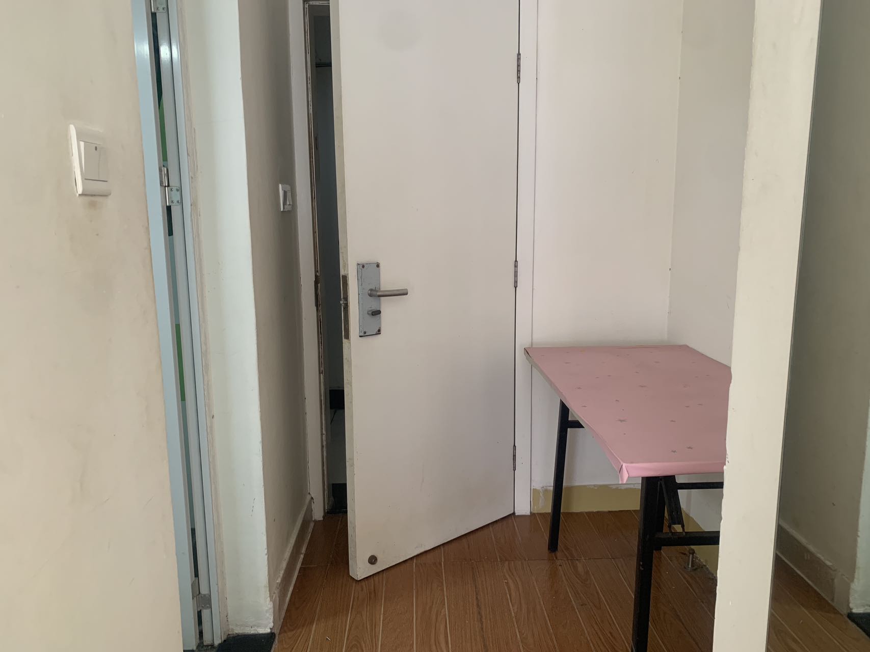 香港城 1室1厅1卫 35.0万 香港城 1室1厅1卫 35.0万客厅