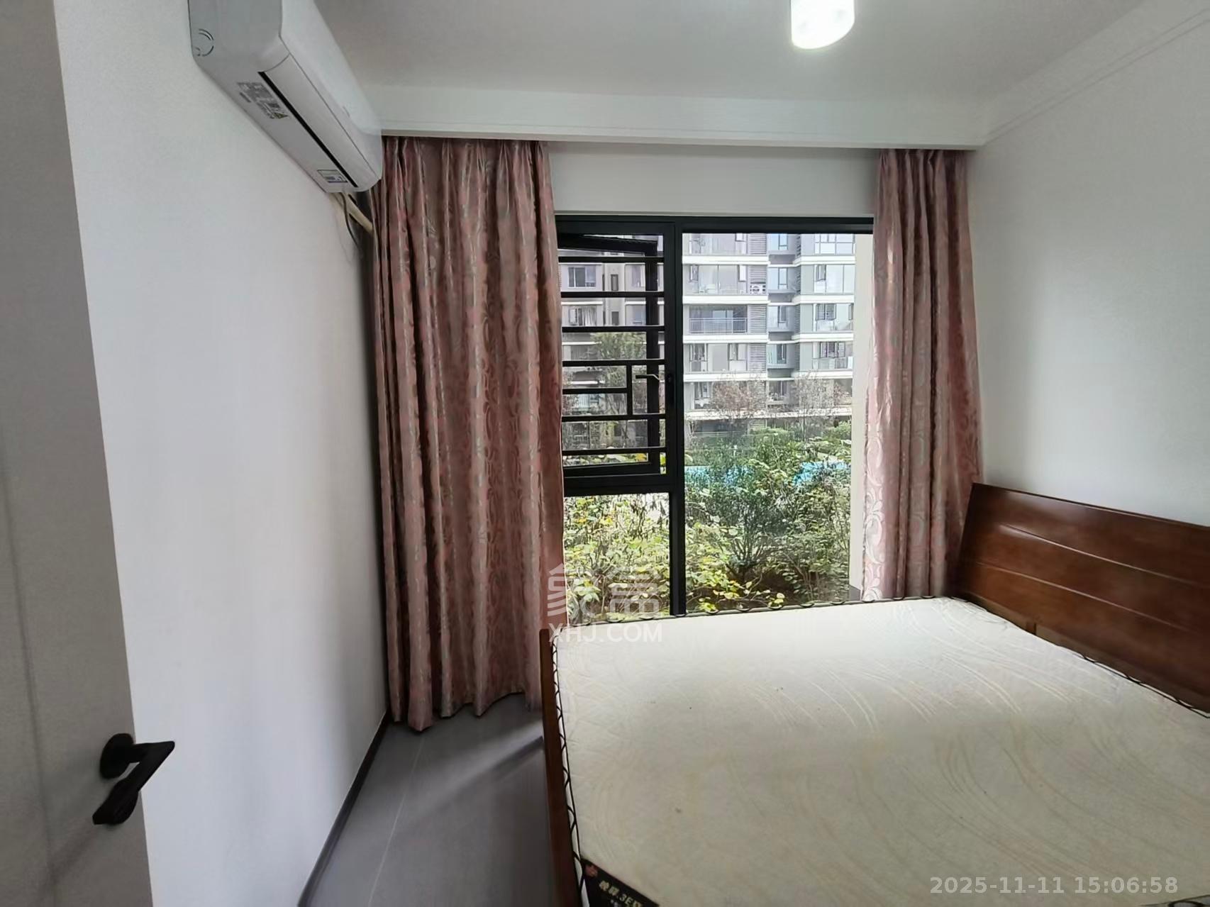 旭辉雨金广场  4室2厅1卫    3100.0元/月室内图