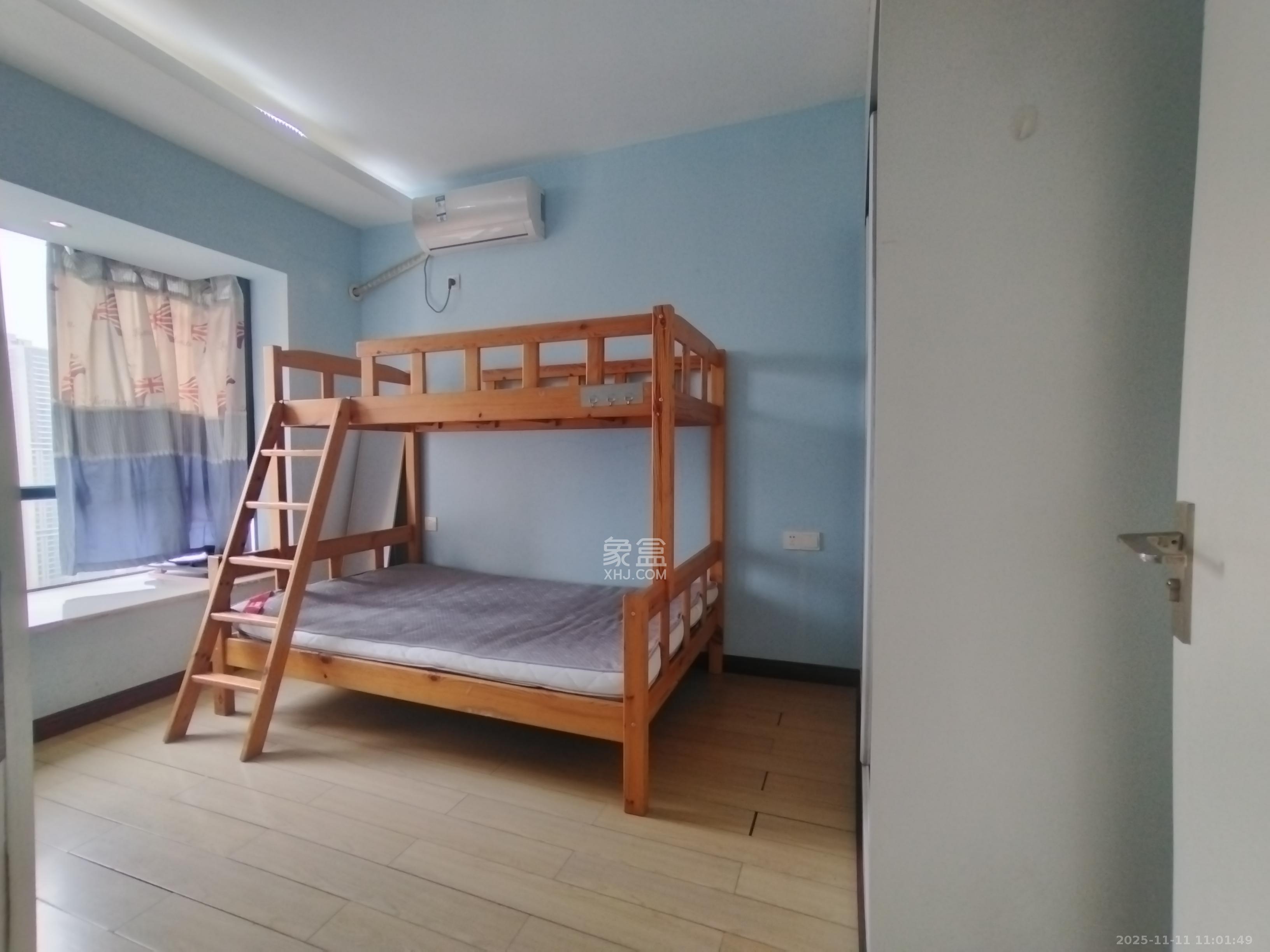 滨江金座 3室2厅2卫 3200.0元/月 滨江金座 3室2厅2卫 3200.0元/月室内图